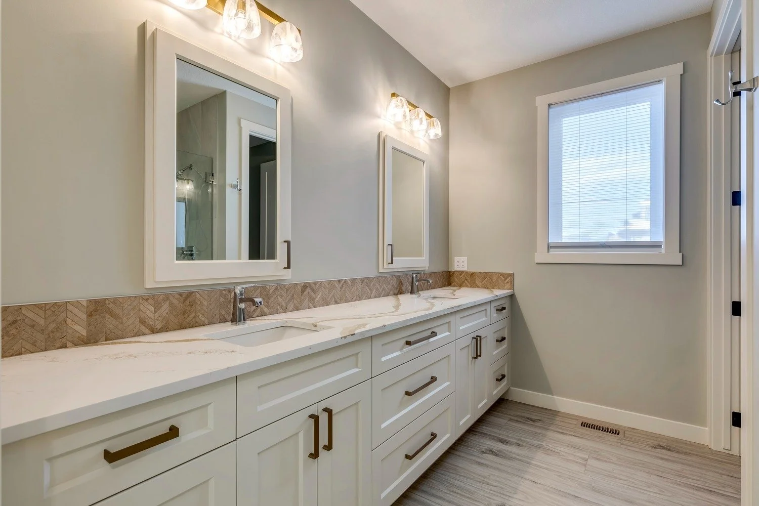 Iron-Rock-Homes_Crossfield_Master-Ensuite-01.jpg