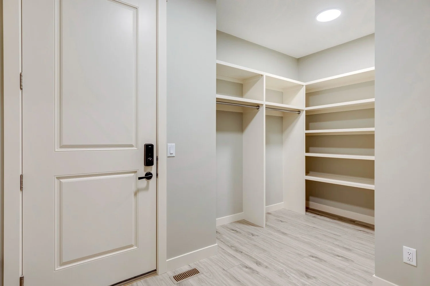 Iron-Rock-Homes_Crossfield_Mudroom-01.jpg
