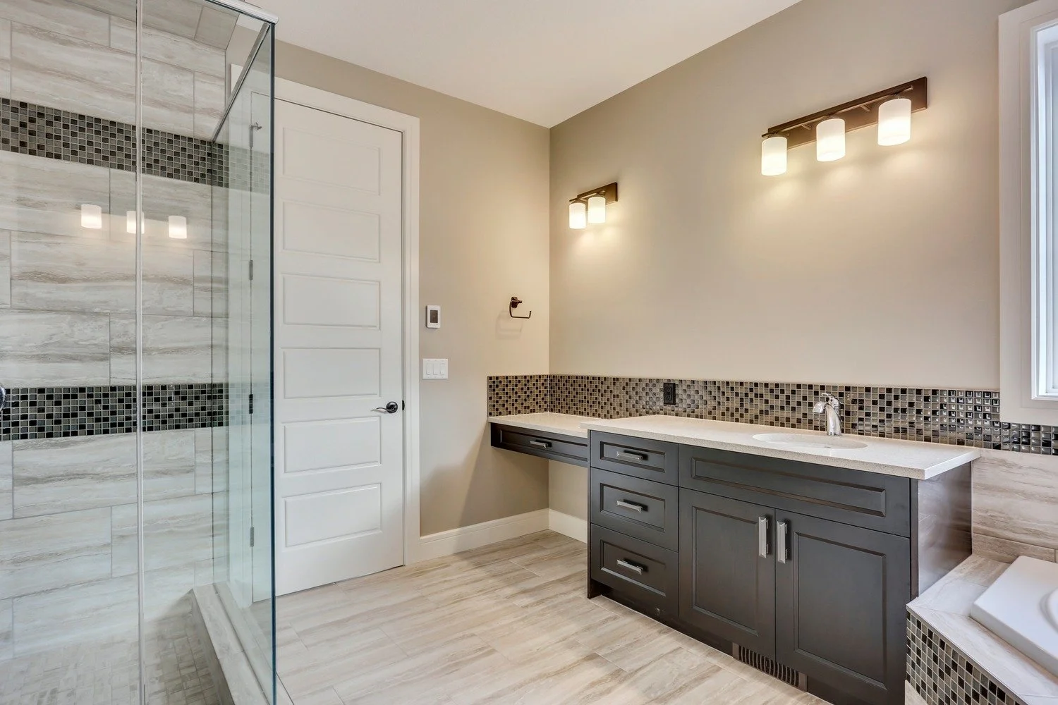 Iron-Rock-Homes_Renfrew_Master-Ensuite-03.jpg