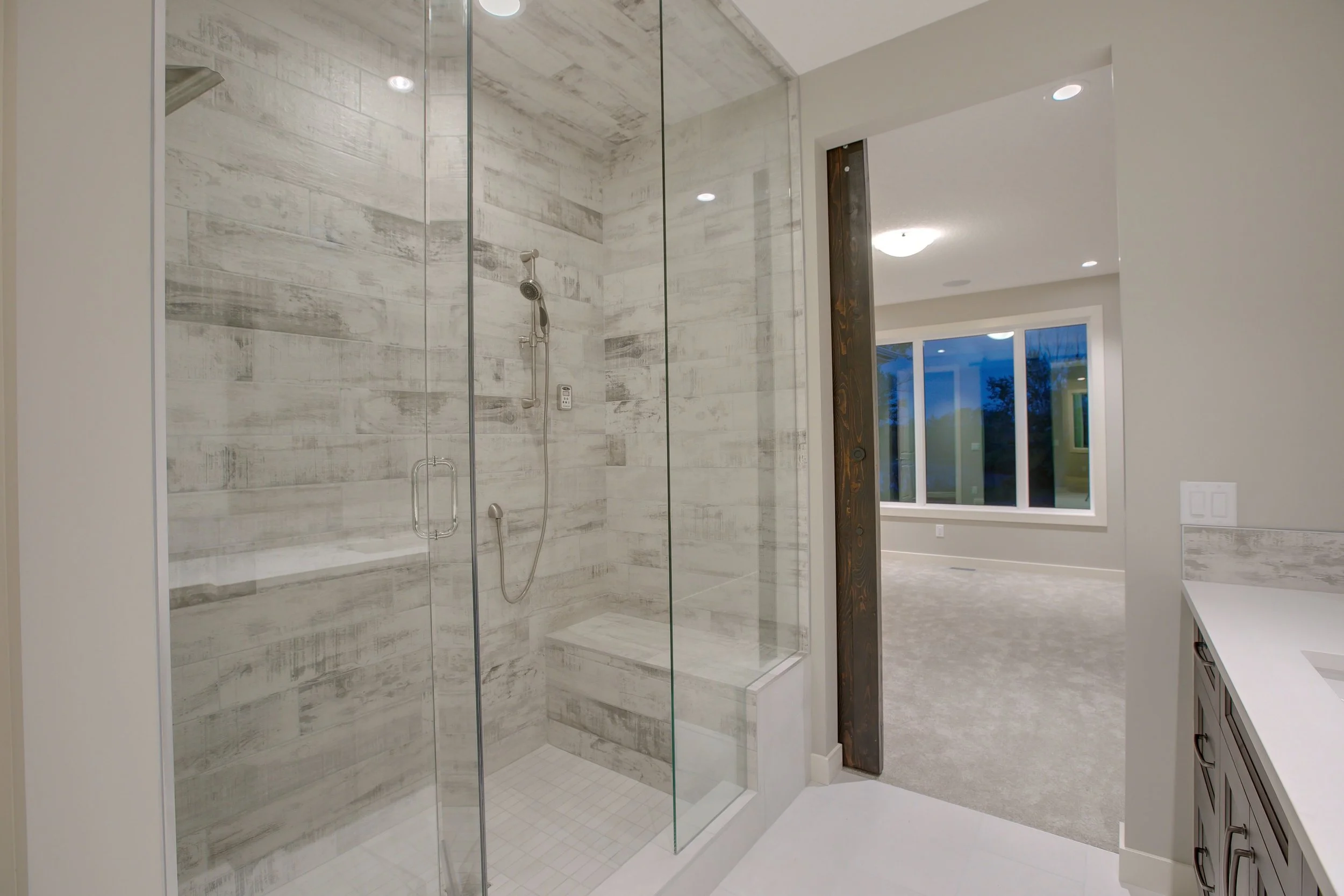 Iron-Rock-Homes_Silverwood-Hill_Ensuite-02.jpg