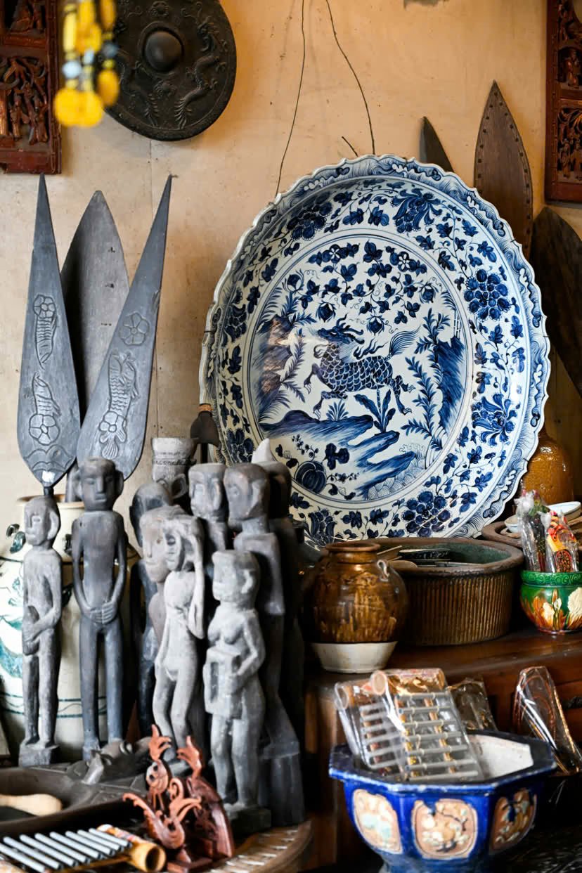 Dengarden: The ‘Vintage Vignette’ Trend Is the Easiest Way to Make Your Home Look Collected
