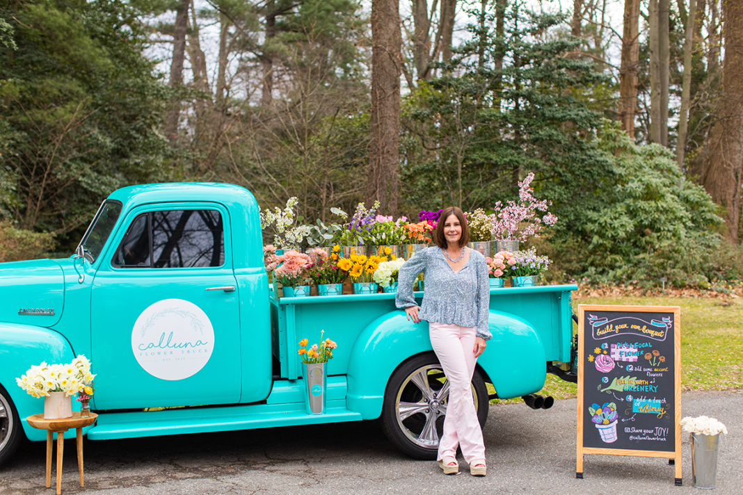CallunaFlowerTruck_pc_KatyMurrayPhotography-1068x712.png