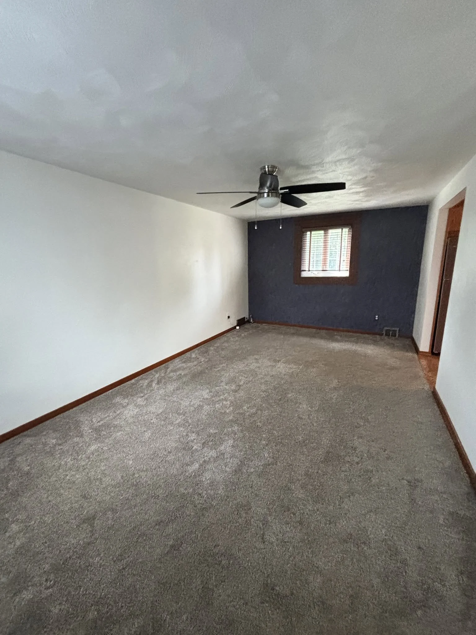 Living Room – Before