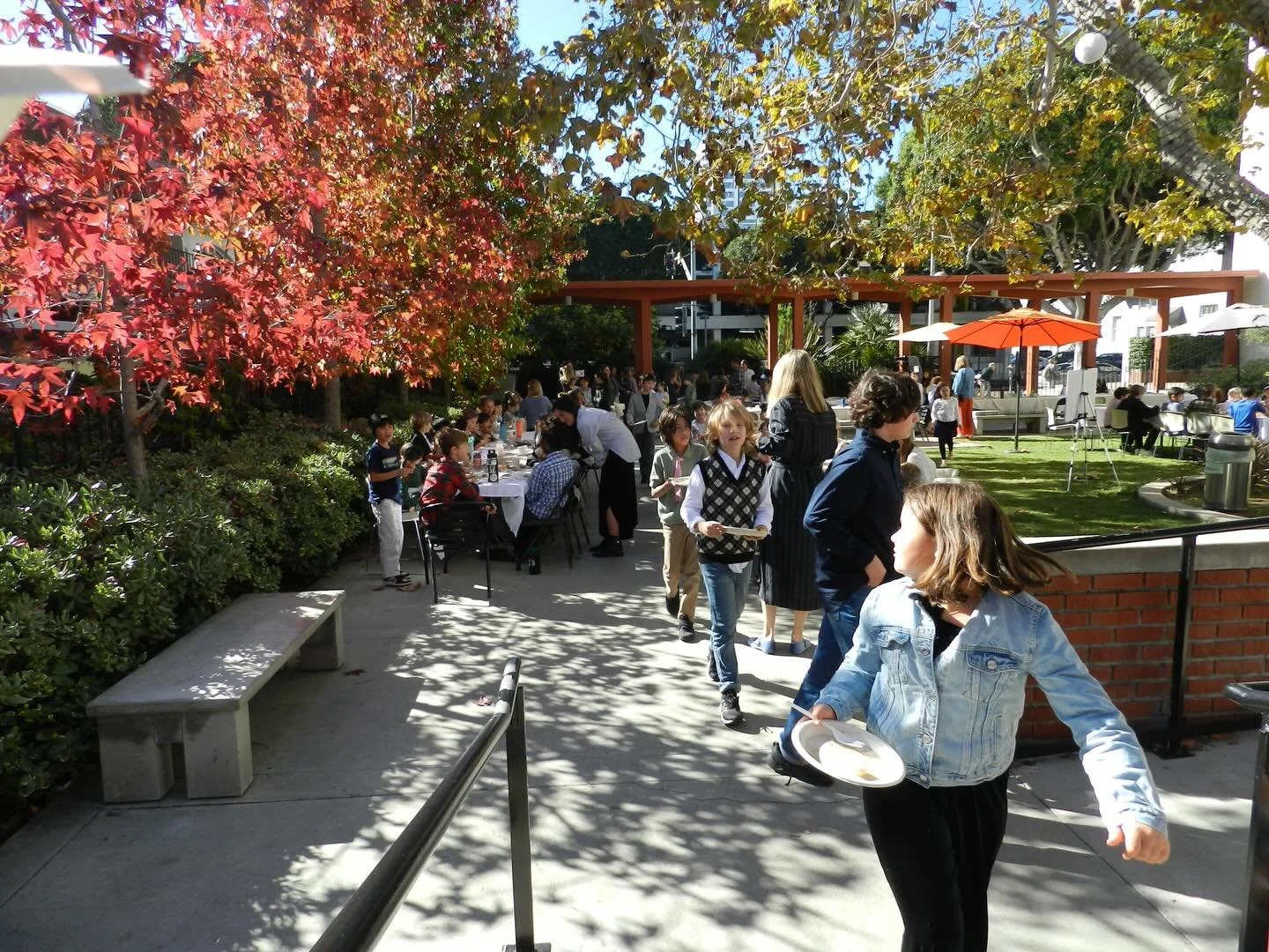 Winter Recap! ❄️ Check out our annual Thanksgiving Brunch! 
&bull;
Every November, dressed in their fancy free dress best, our owls gather together to celebrate community. Our Alumni return to impart some high school wisdom for our 8th graders, and t