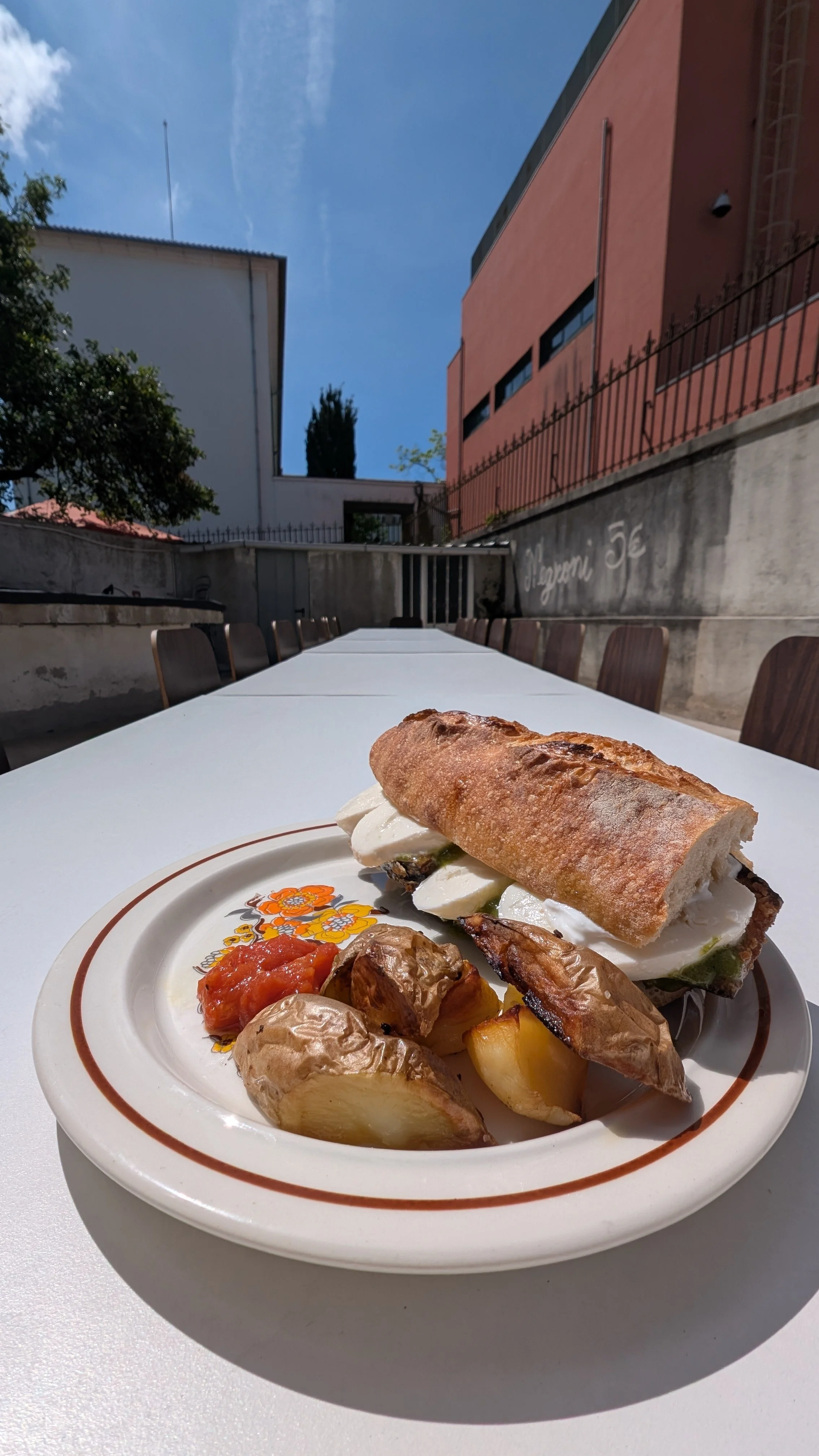 VOOOLTAR LUNCHES