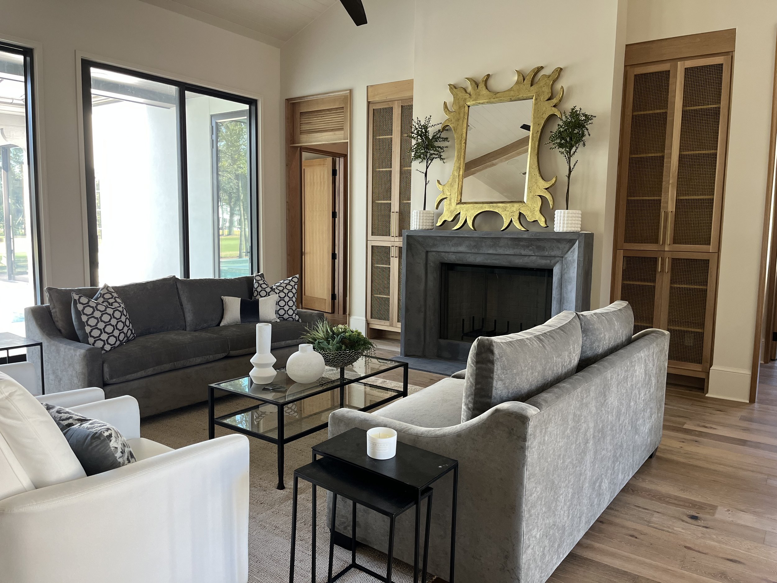 Project: Harrogate Spec House/
Builder: Hagood Homes of the Lowcountry/
Staging: Southern Oaks
