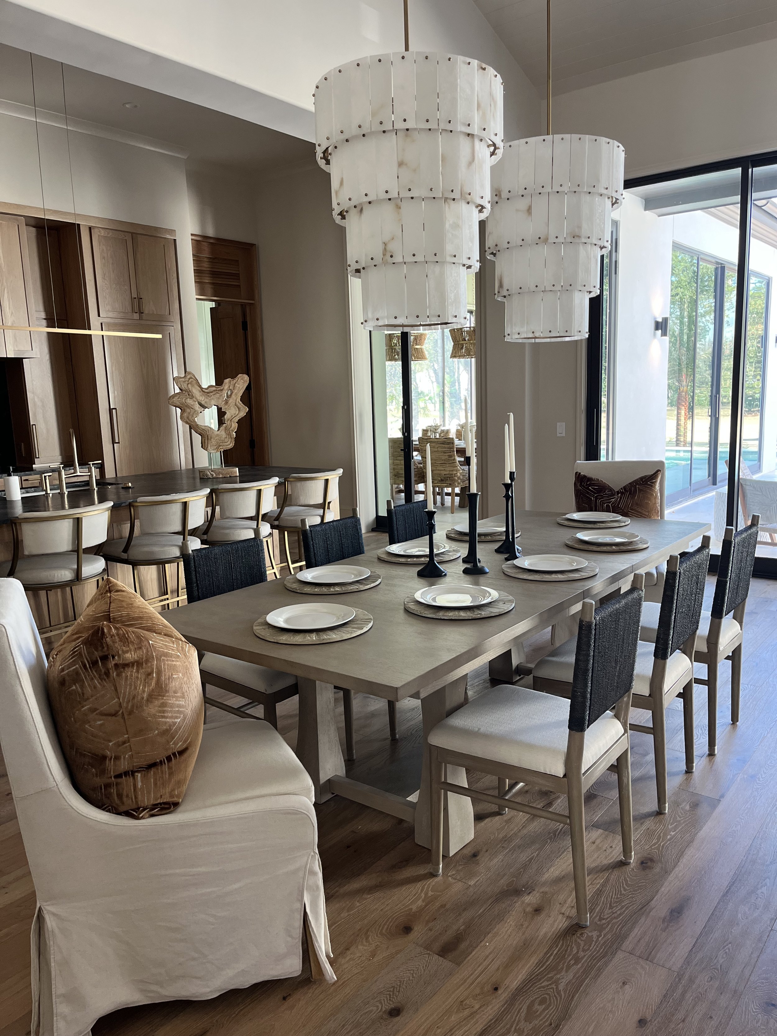Project: Harrogate Spec House/
Builder: Hagood Homes of the Lowcountry/
Staging: Southern Oaks