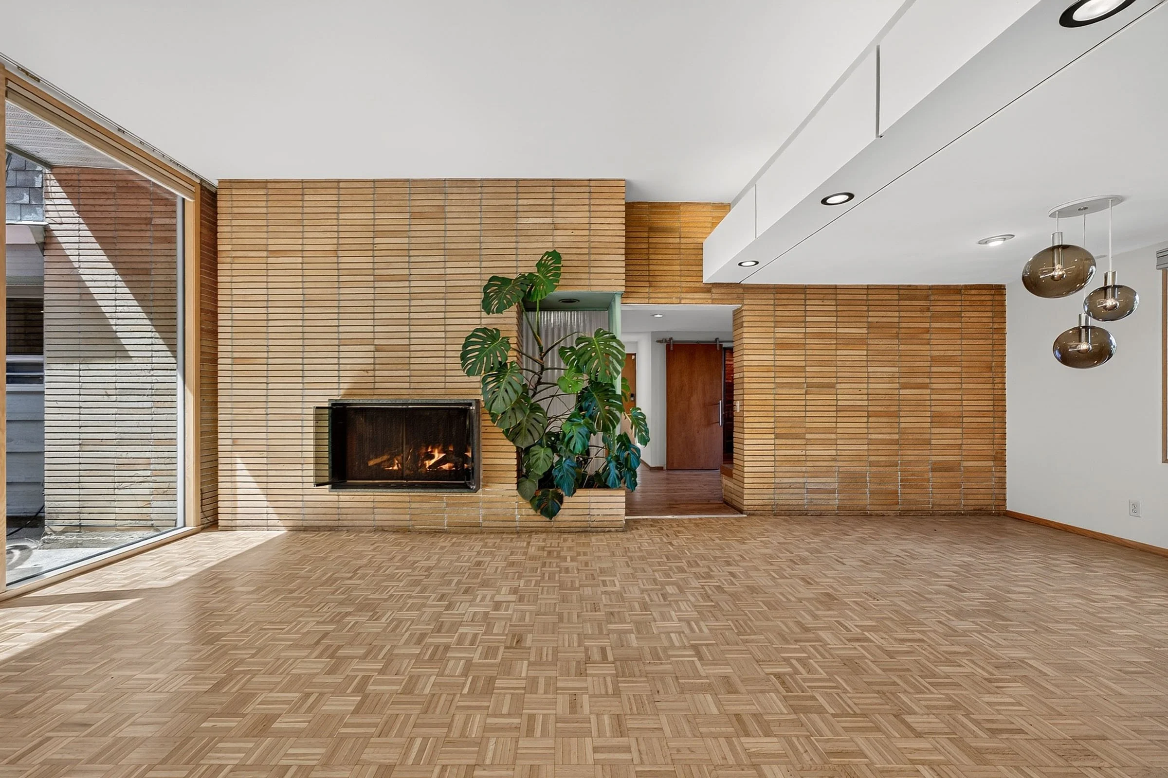 elegant mid-century modern architecture - photo shot by dream home real estate media