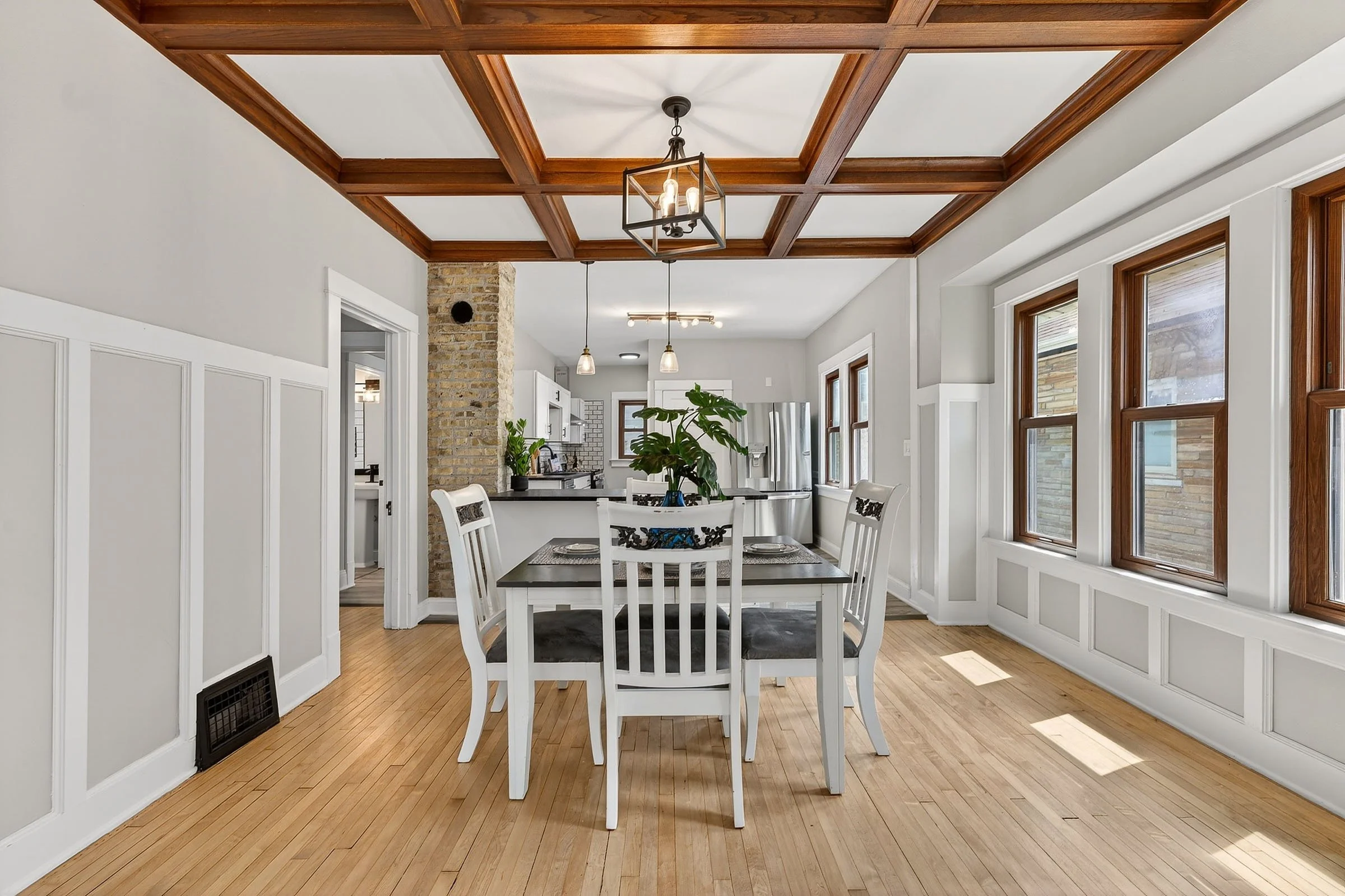 Real estate listing - kitchen flip - photography by dream home real estate media