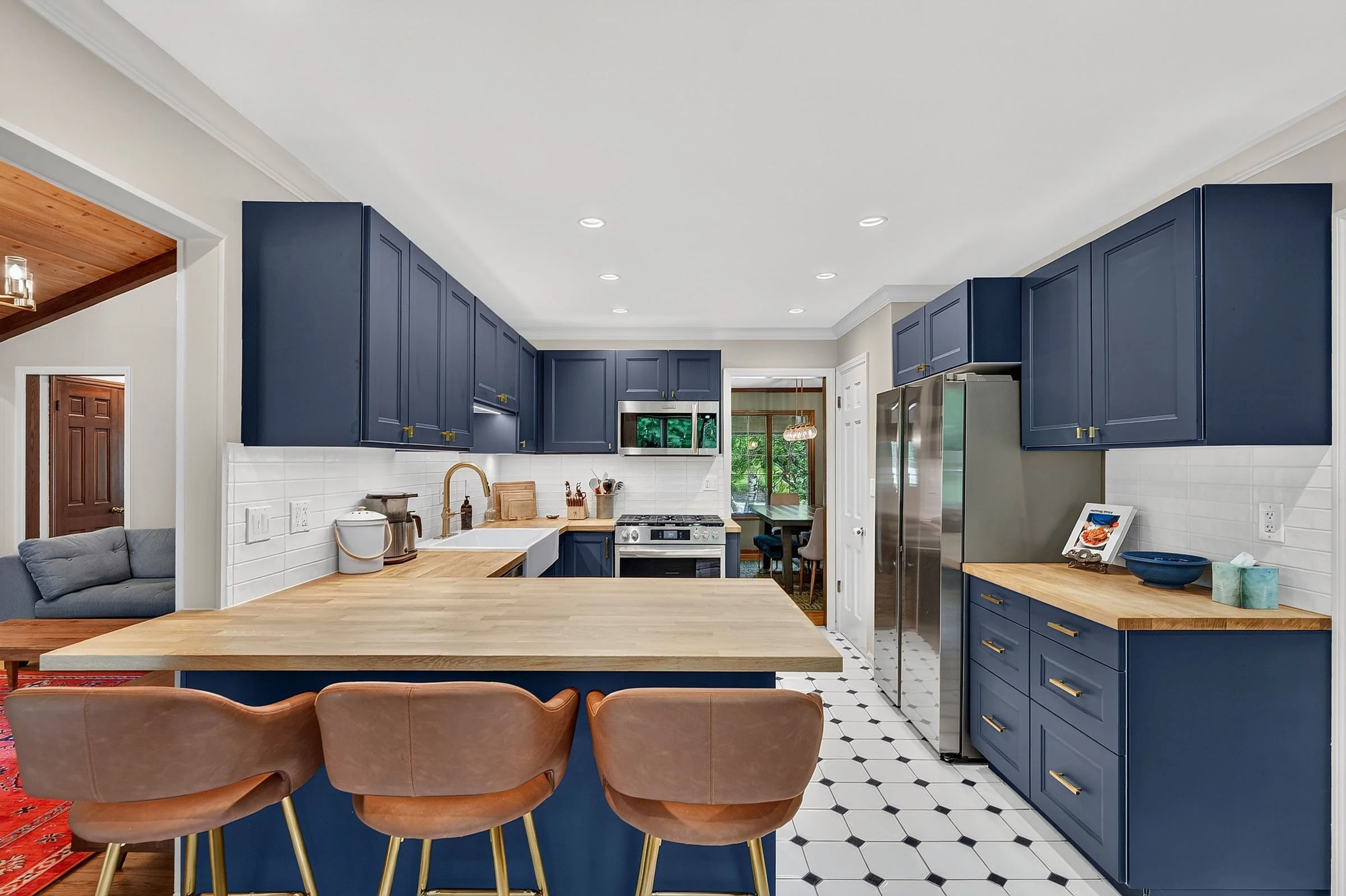 Fox Point Real Estate Listing Photo - Modern updated kitchen in the greater Milwaukee area