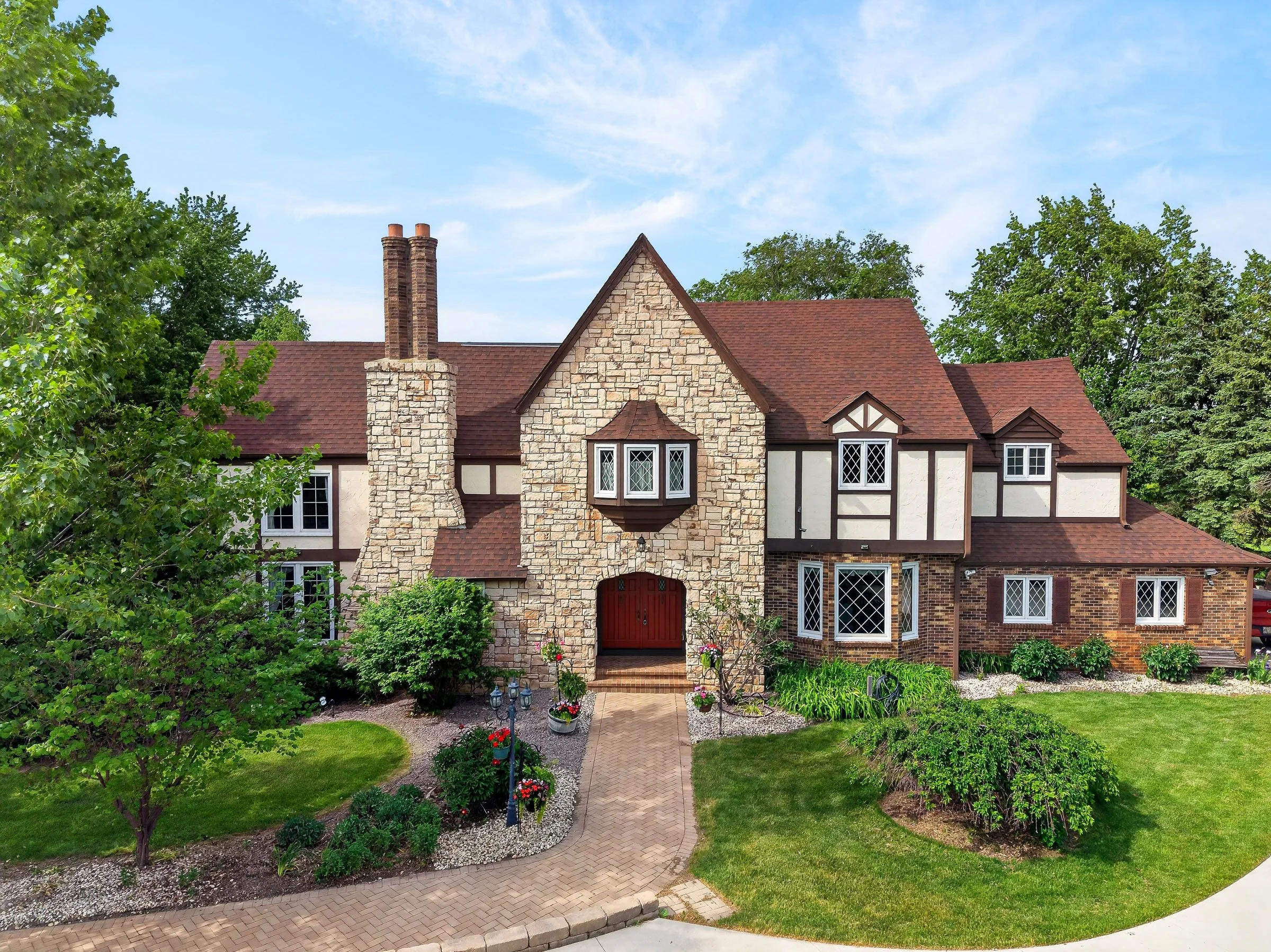 luxury home exterior - listing photography and media by dream home real estate media