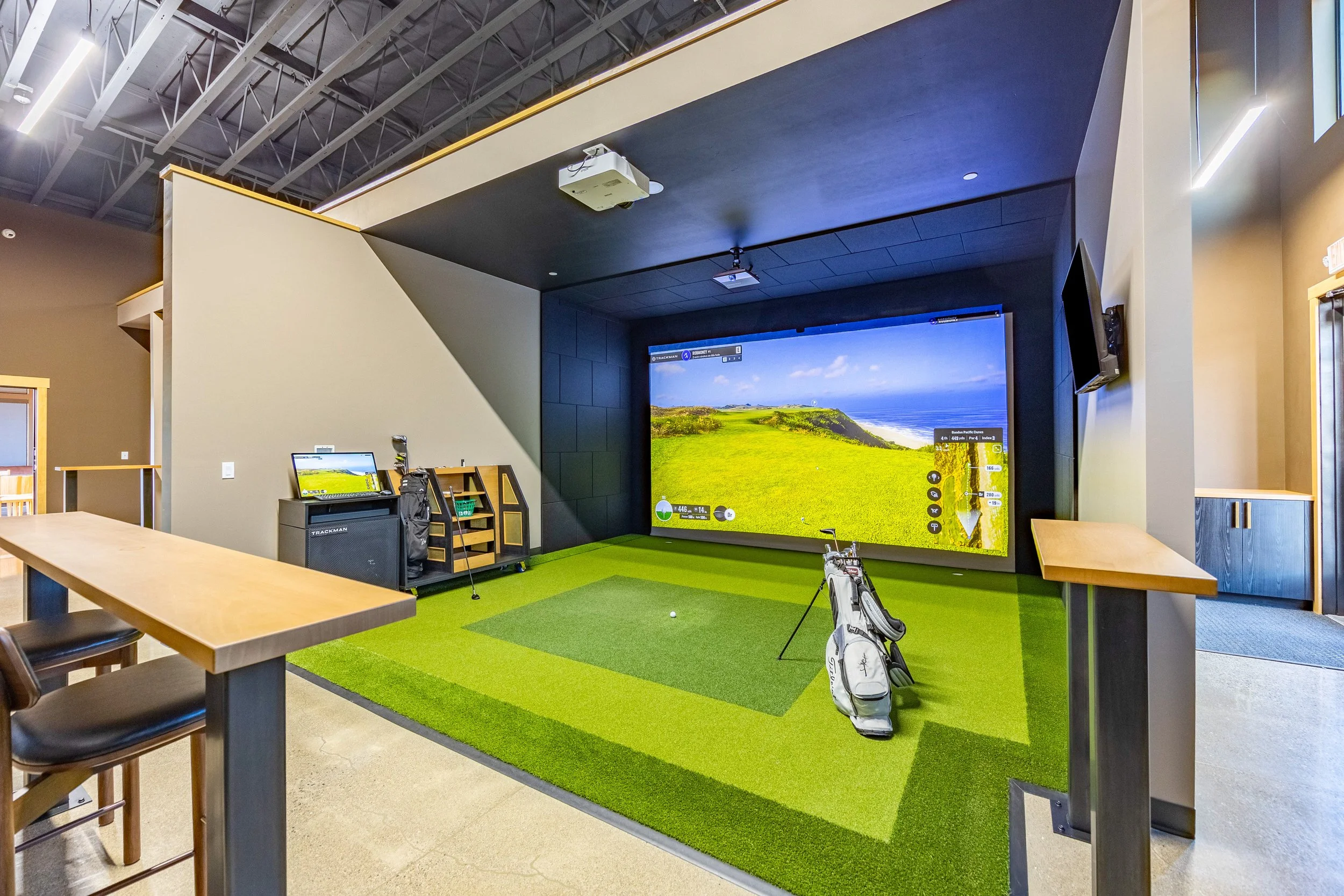 commercial spaces for lease sisters oregon