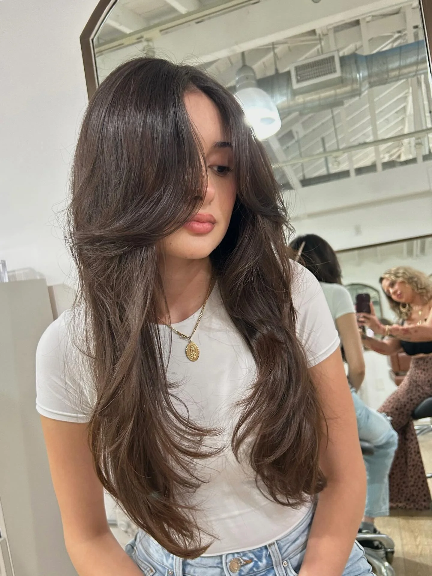 Bouncy, face-framing, and full of flow 
layers never go out of style. ✨✨✨

#haircut #bouncyblowdry #bounce #layersonlayersonlayers #pasadenahairstylist #losangeleshairstylist