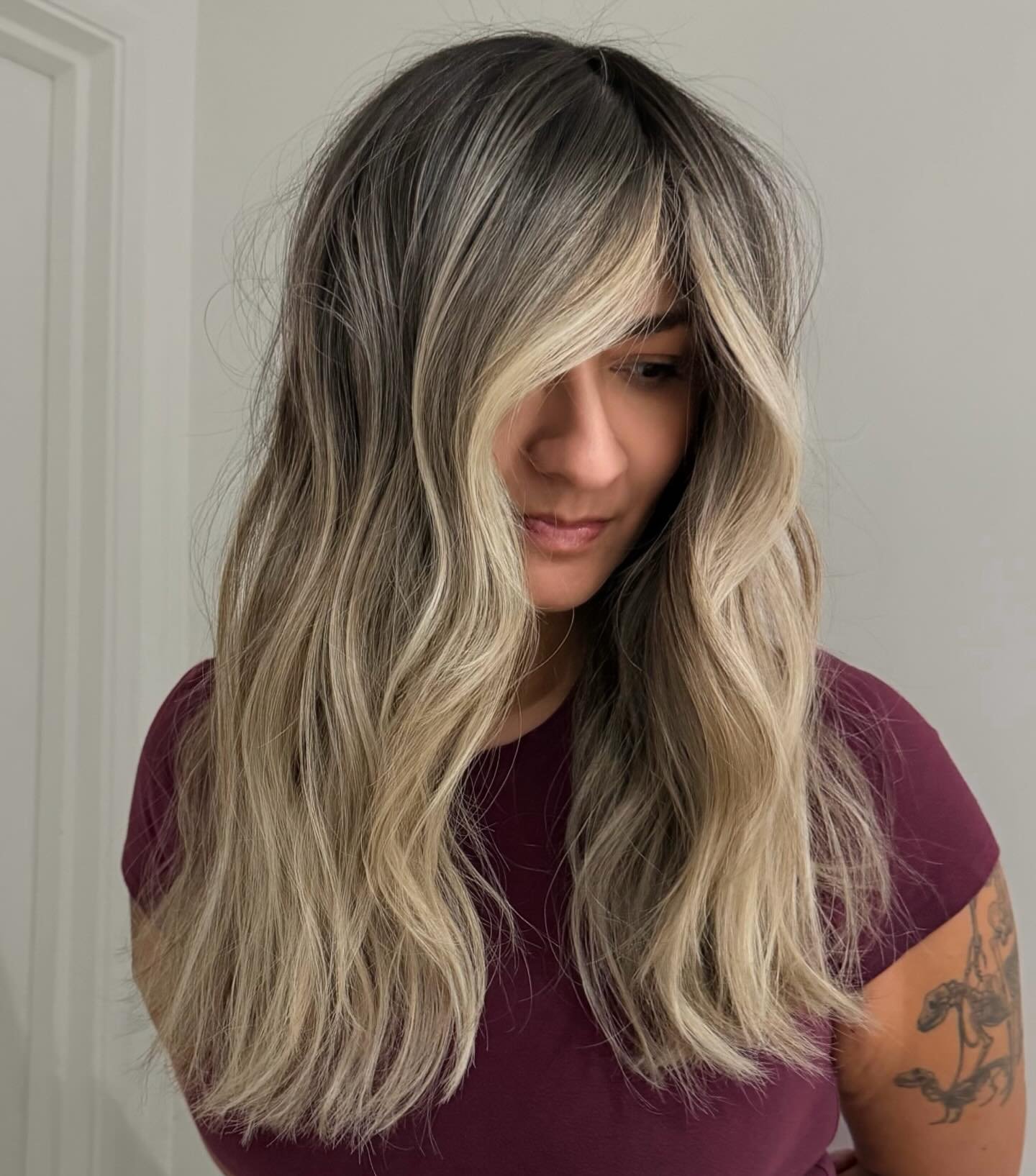 Blonde blonde blonde 👱🏻&zwj;♀️ I can&rsquo;t wait for winter to be over I miss my summer time lighting ✨☀️