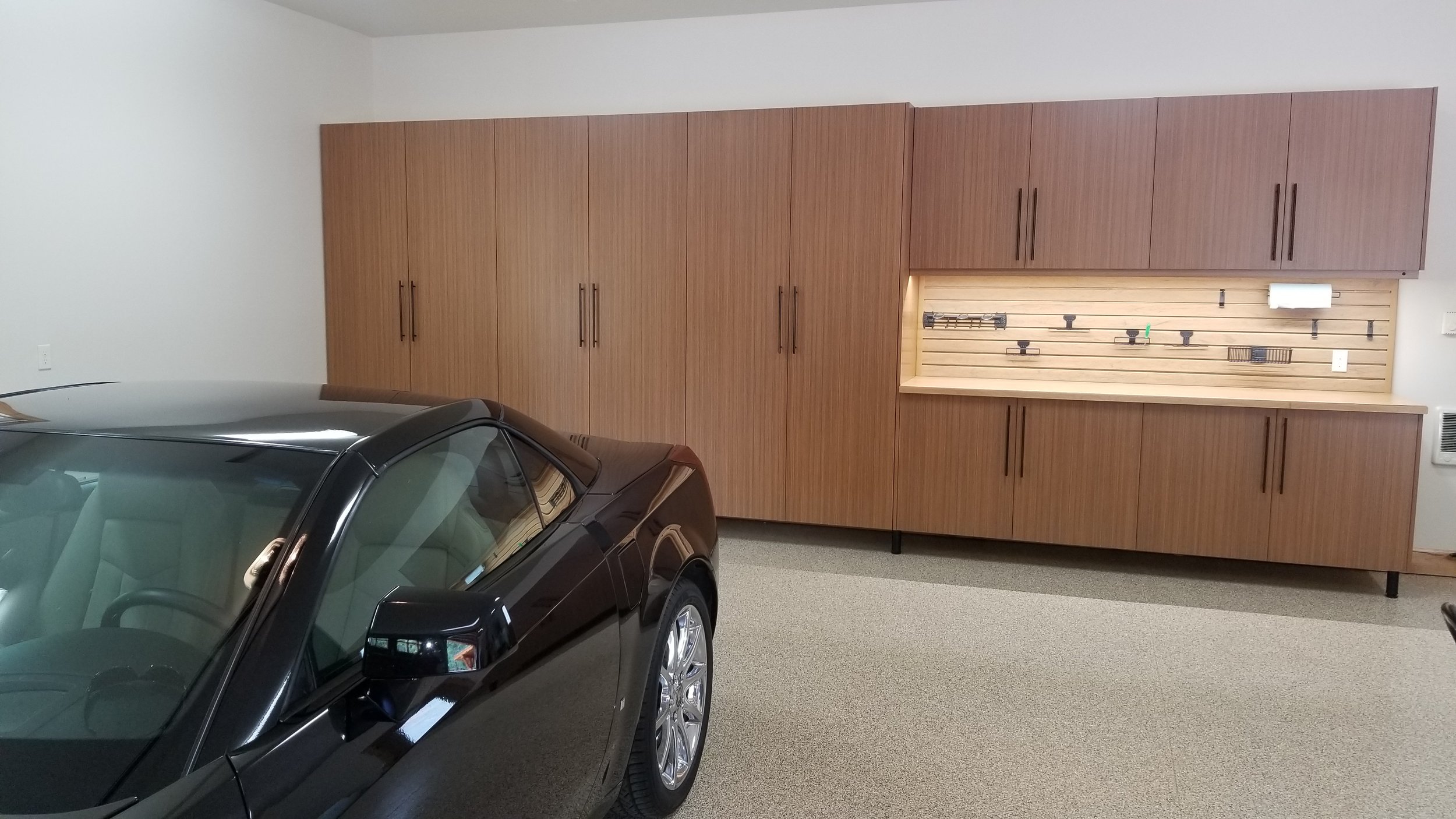 Vette and work bench.jpg