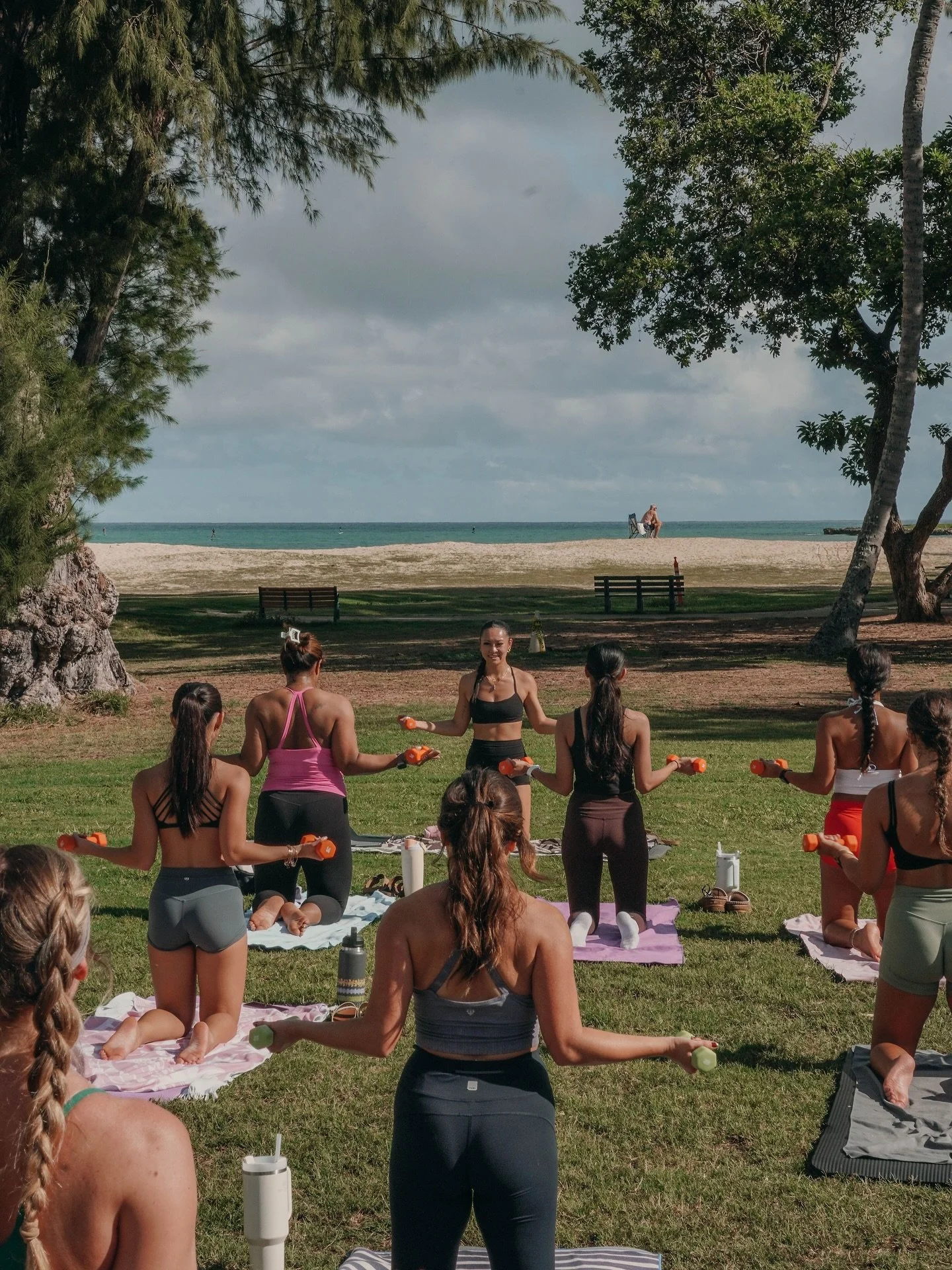 Mahalo to everyone who joined us and donated food for our community food drive! We are so thankful for you and looking forward to more community x wellness events! 
🫶🏽✨🫶🏽
If you want to partner or be a sponsor please contact info@revoltstudiohawa