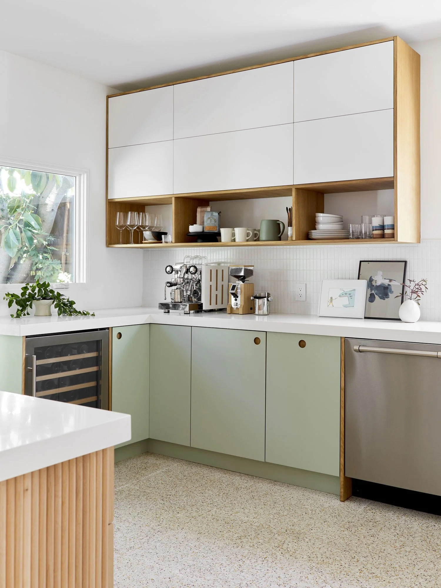 GreenWhiteKitchen_VHD_11.jpg