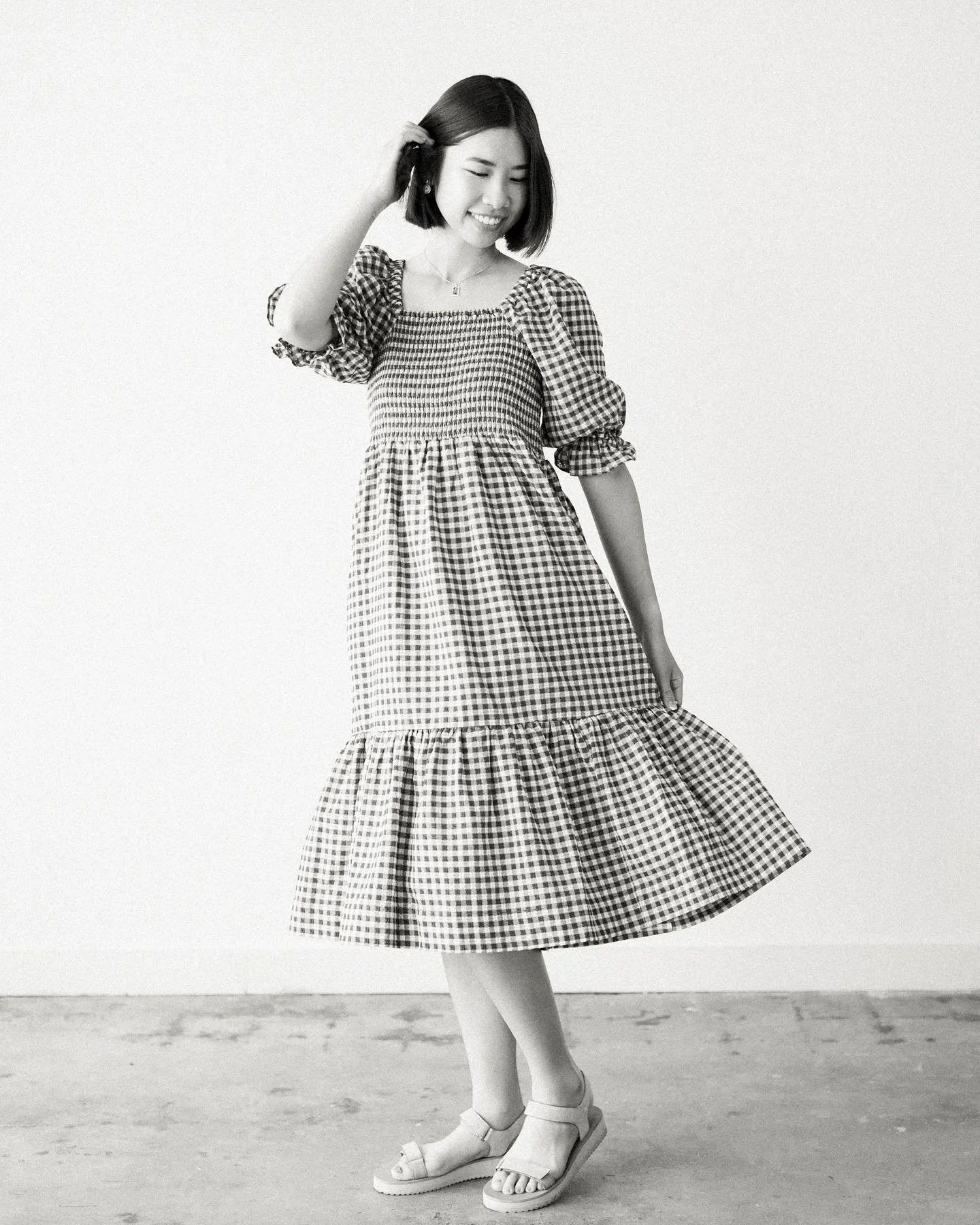 🖤🤍
I can never really decide between b&amp;w and color! I went back and forth on both of these shots and ultimately decided to post them this way, but honestly I&rsquo;ll probably change my mind next week 😬 

@emilyjwei , photographed at @artistup