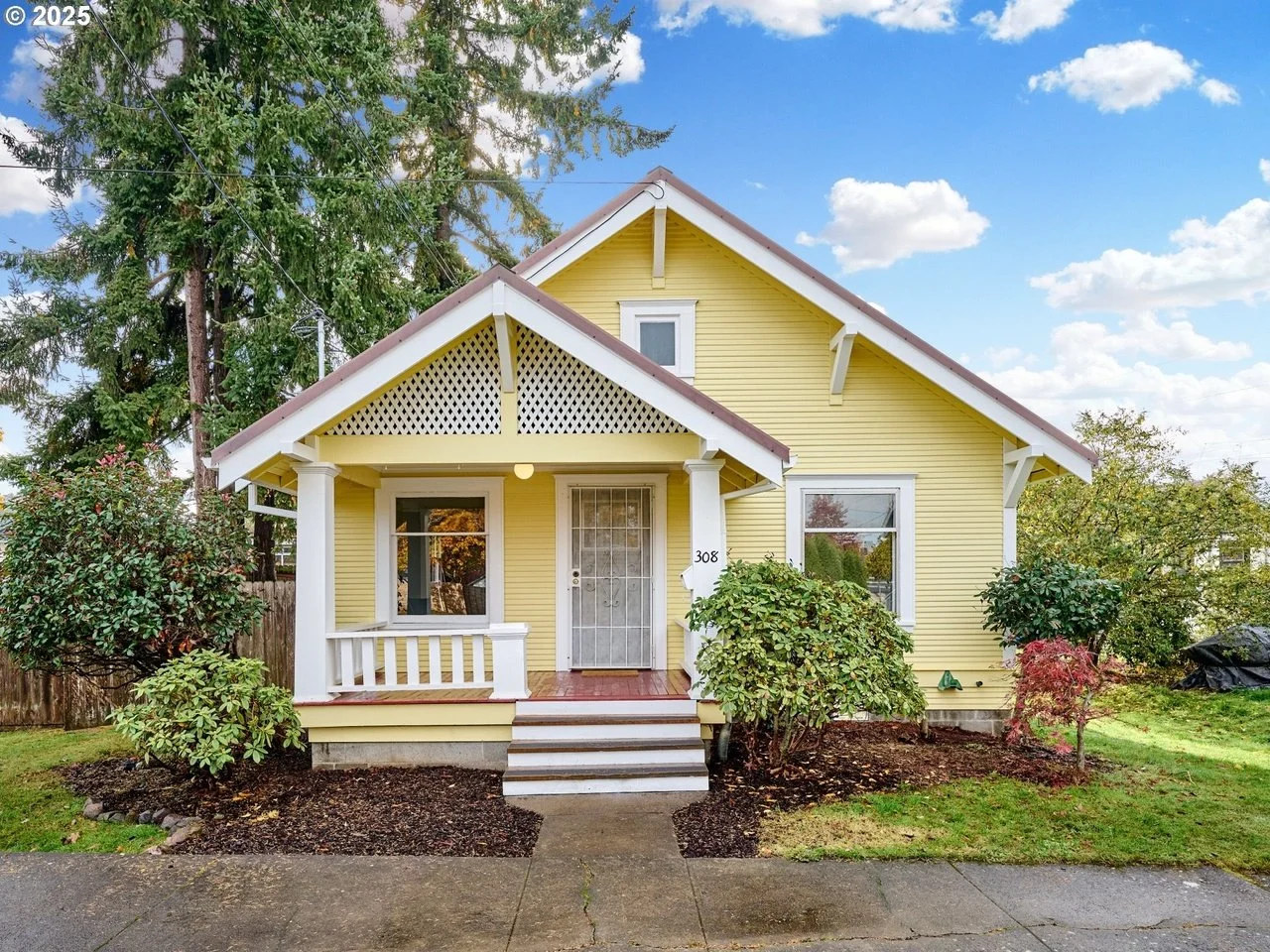 308 A St Silverton OR 97381