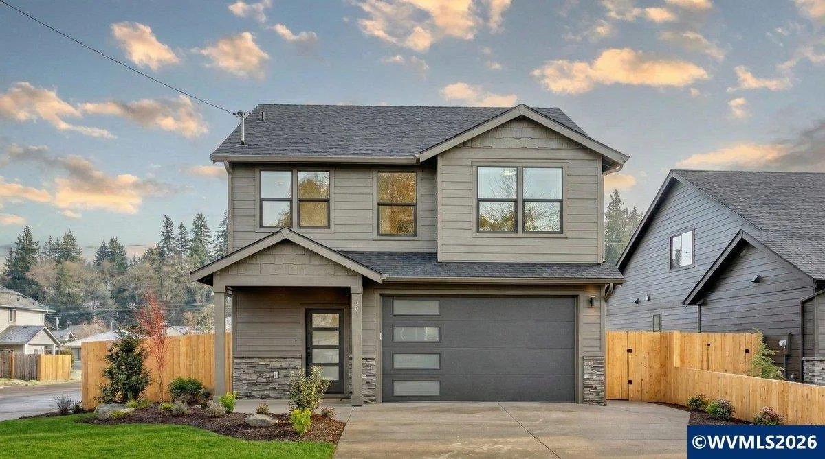 401 S 1st St Silverton OR 97381