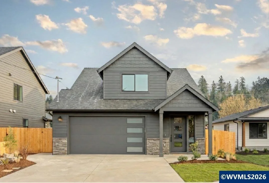 407 S 1st St Silverton OR 97381