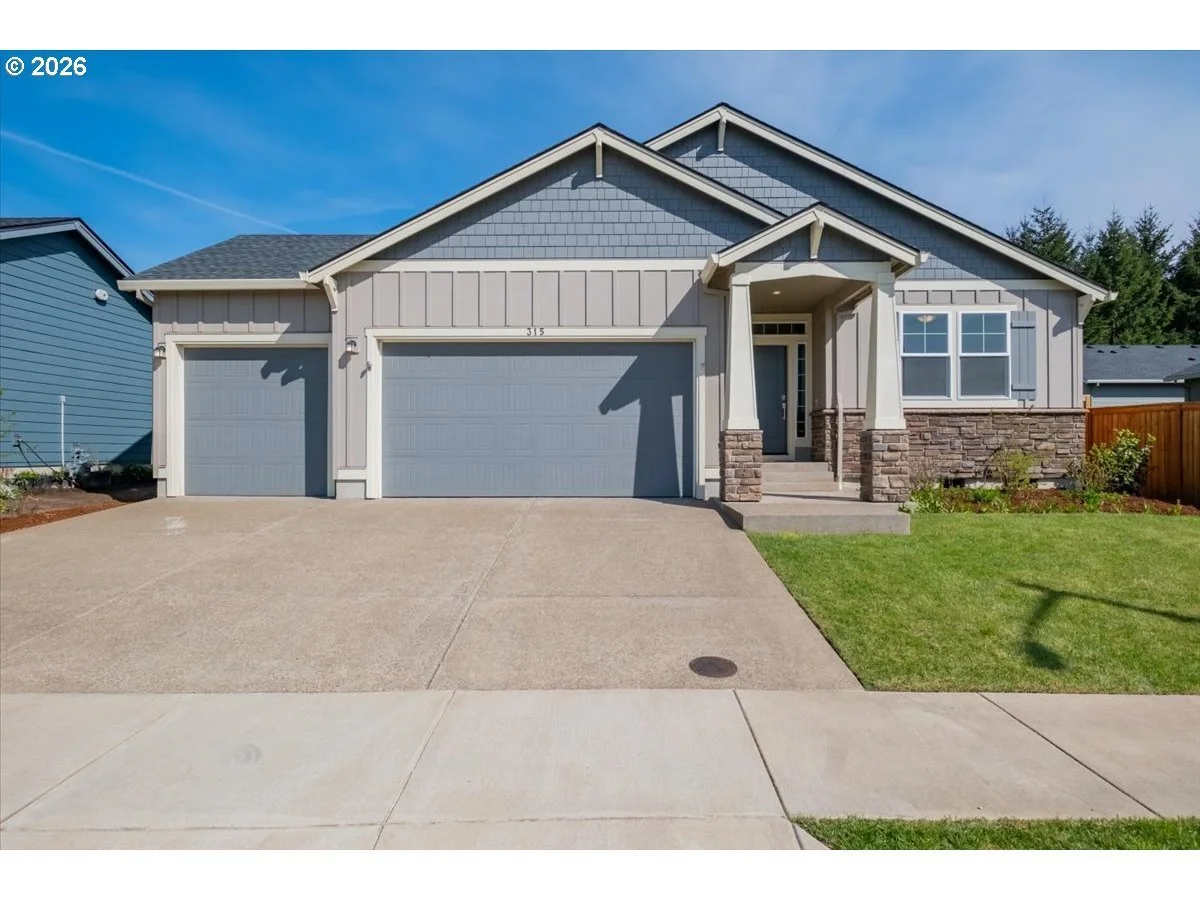 315 Cypress St Mount Angel OR 97362