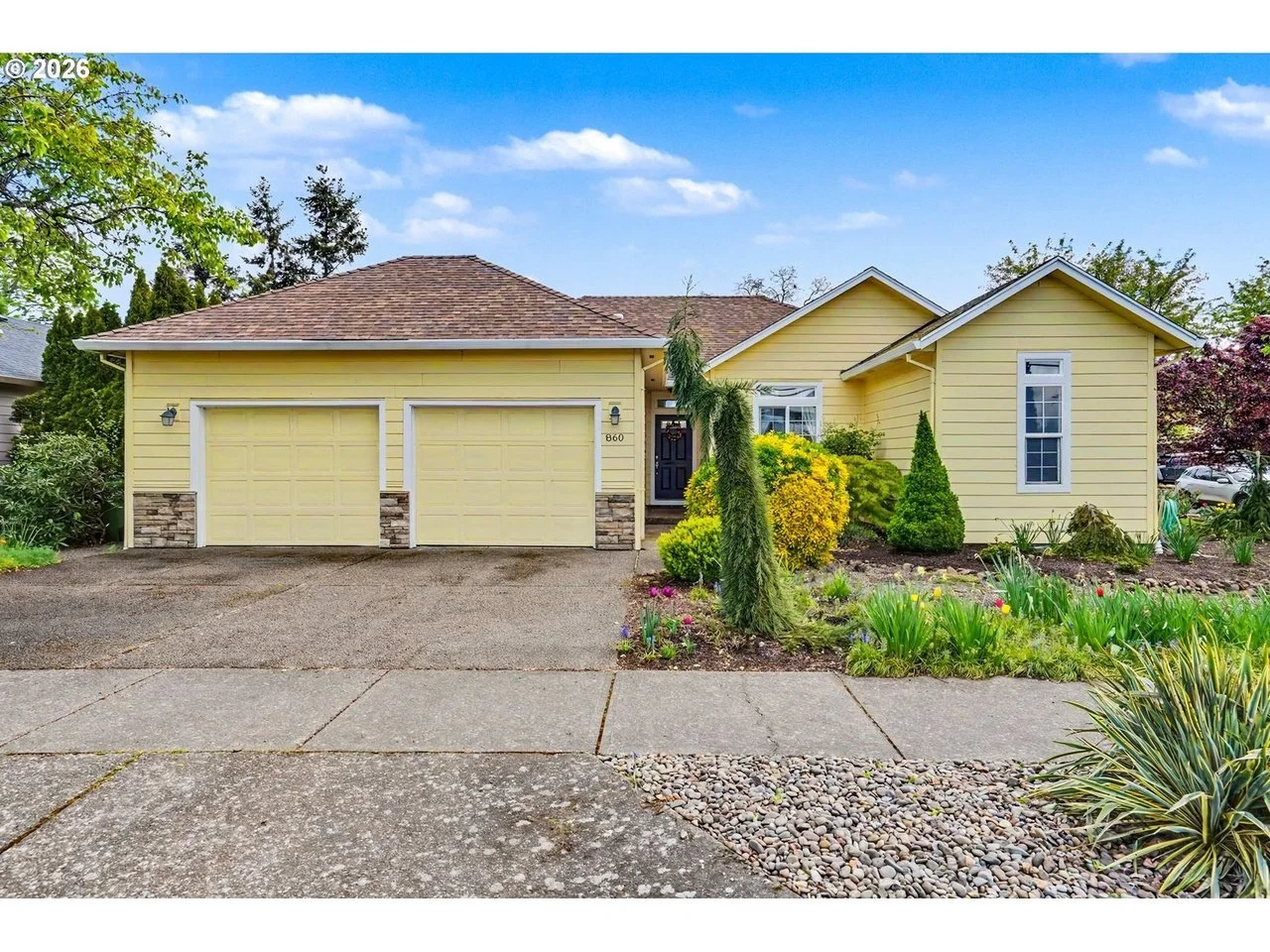 860 N 2nd St Silverton OR 97381
