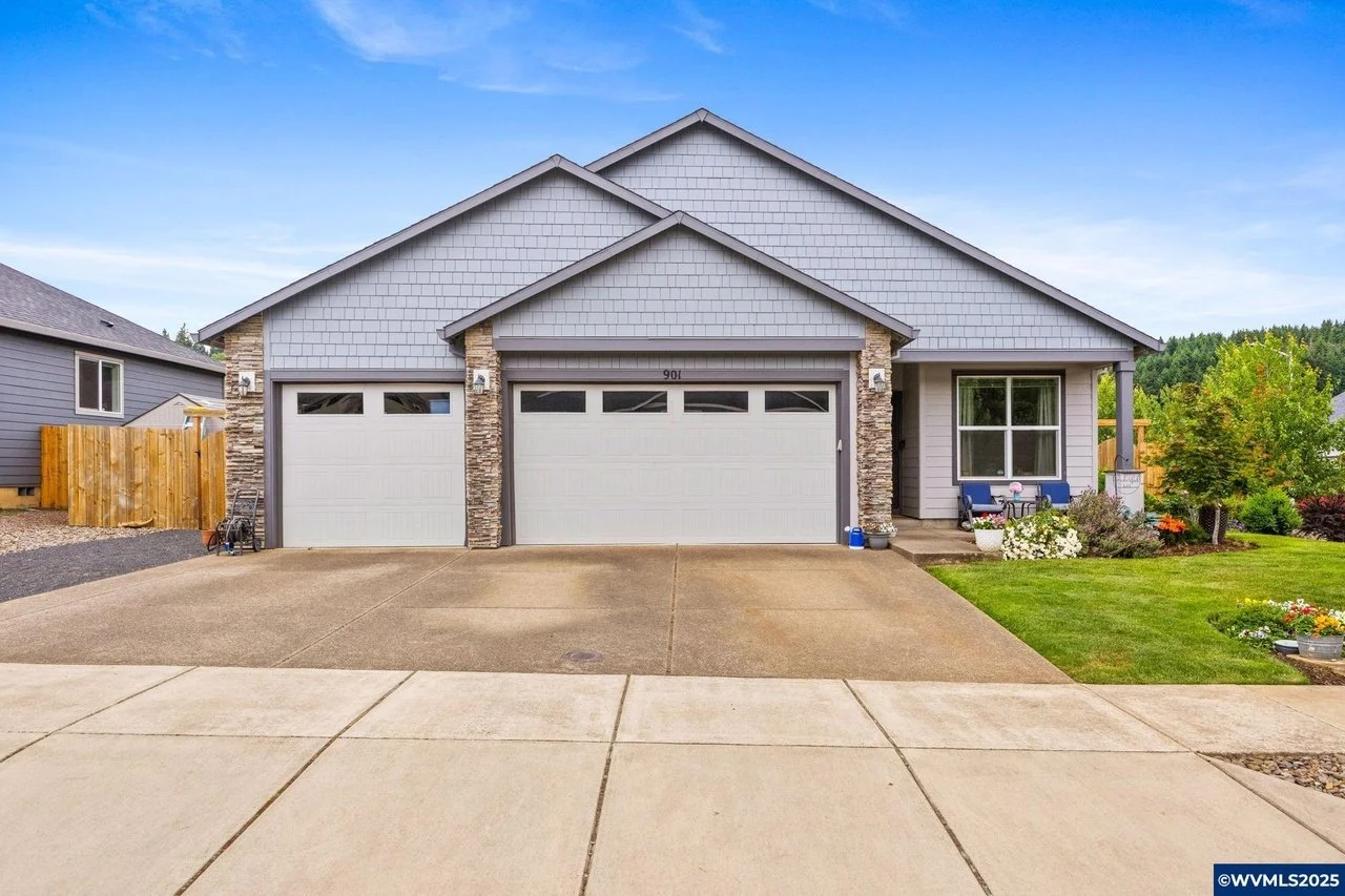 901 Riley Dr NE Silverton OR 97381