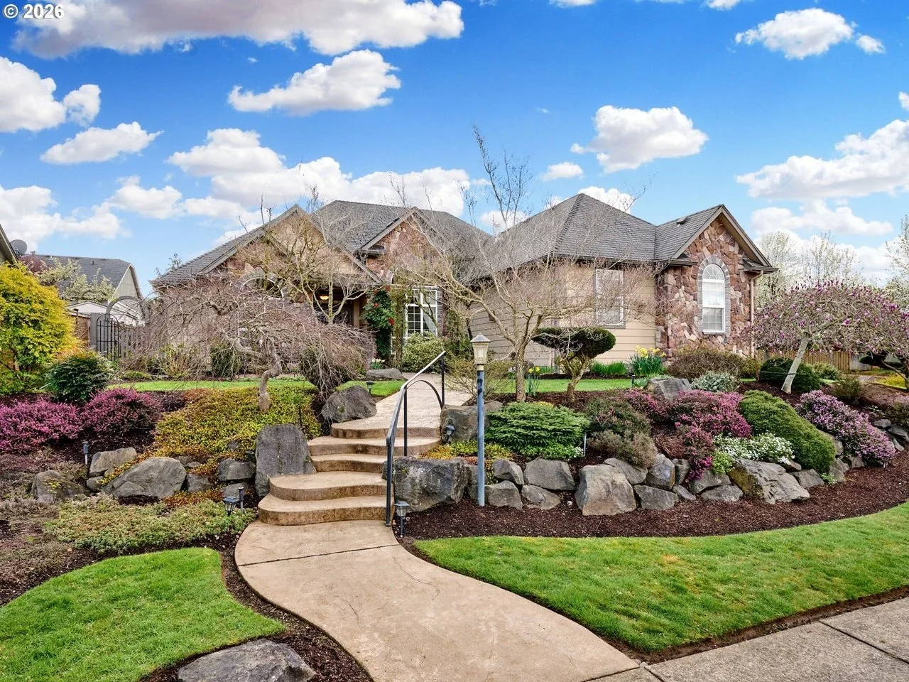 910 Pioneer Dr Silverton OR 97381