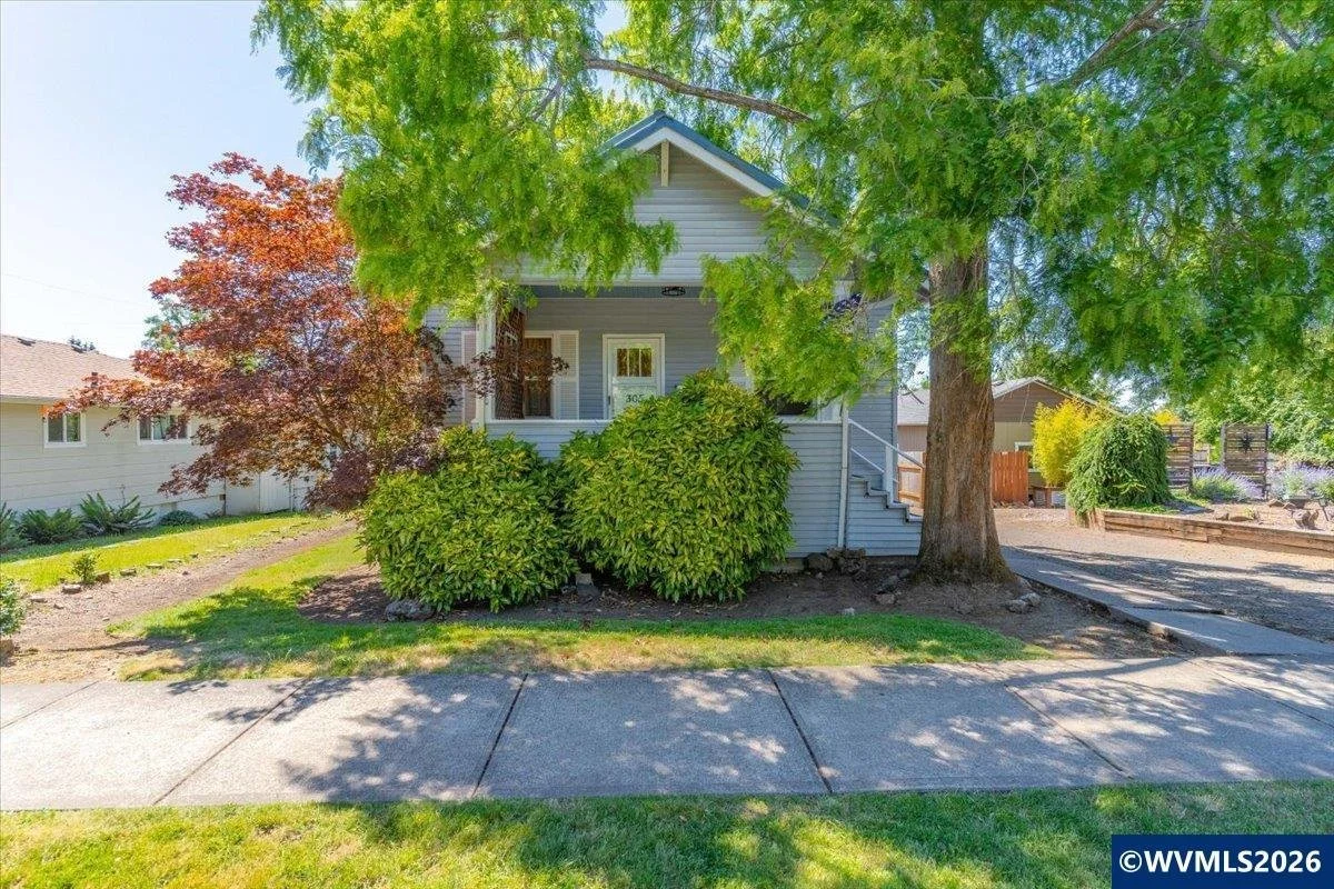 305 Mill St Silverton OR 97381