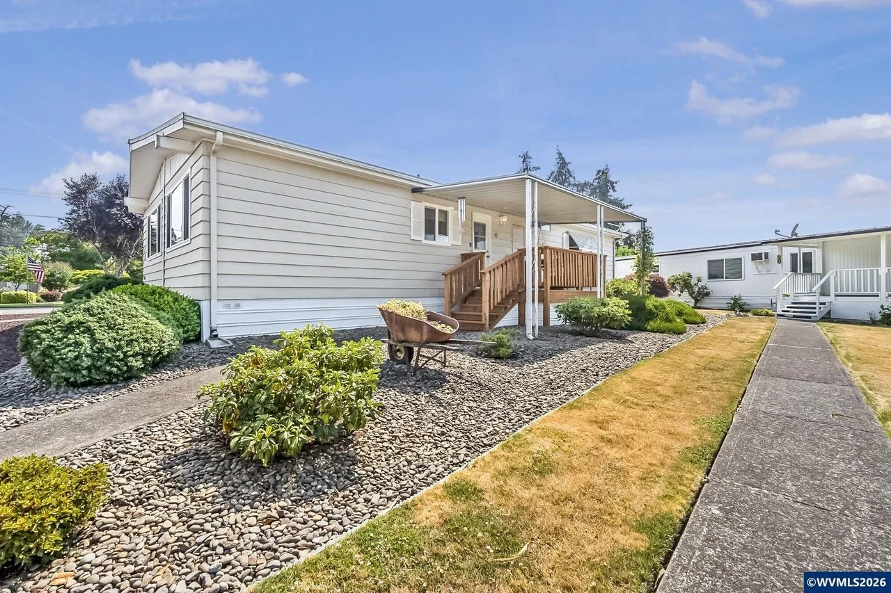 1418 Pine St NE Unit C, Silverton, OR 97381