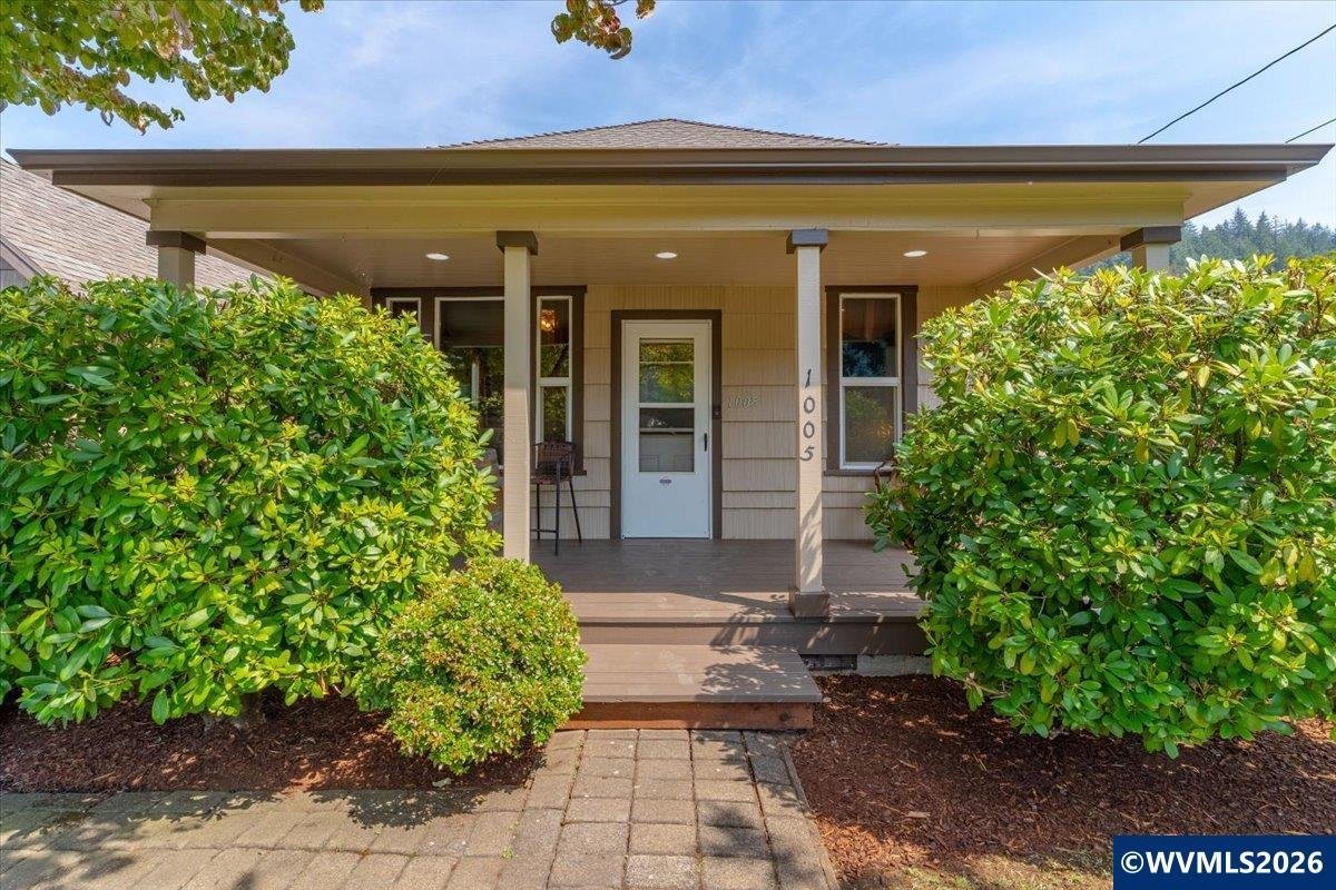 1005 S Water St, Silverton, OR 97381