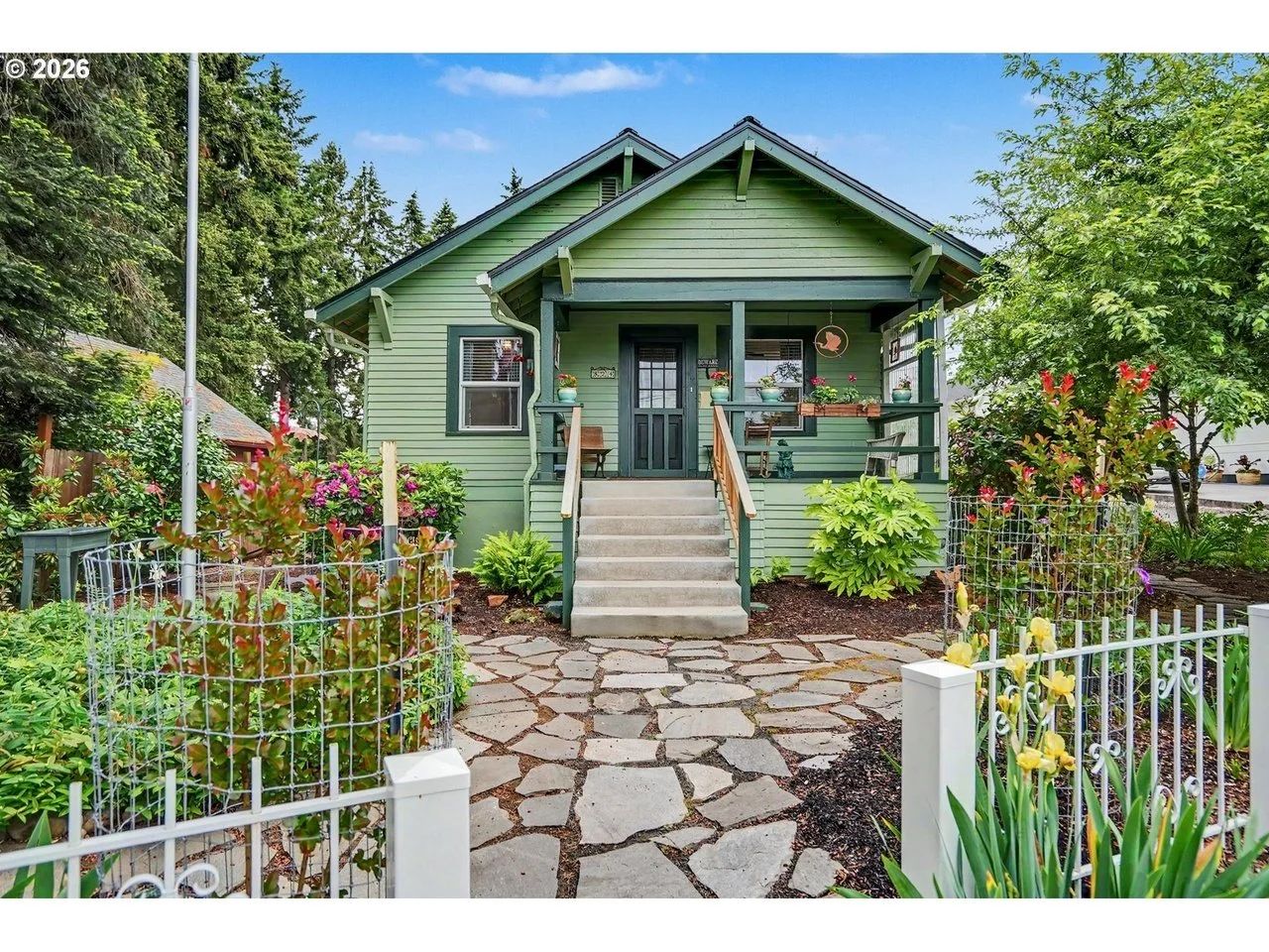 824 Chadwick St, Silverton, OR 97381