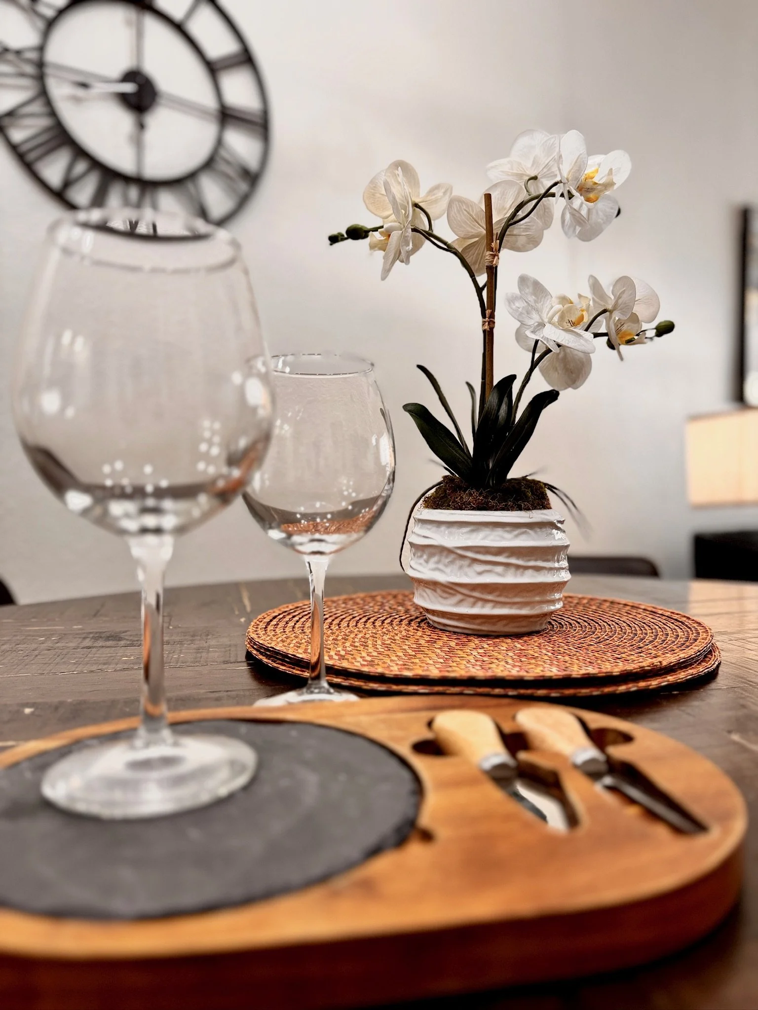 grab dream rentals  wine glass