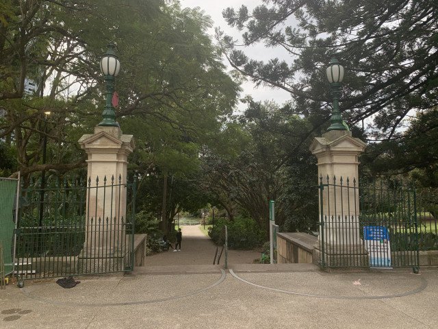 entrance-opposite-parliament-hou-195372-small.jpg