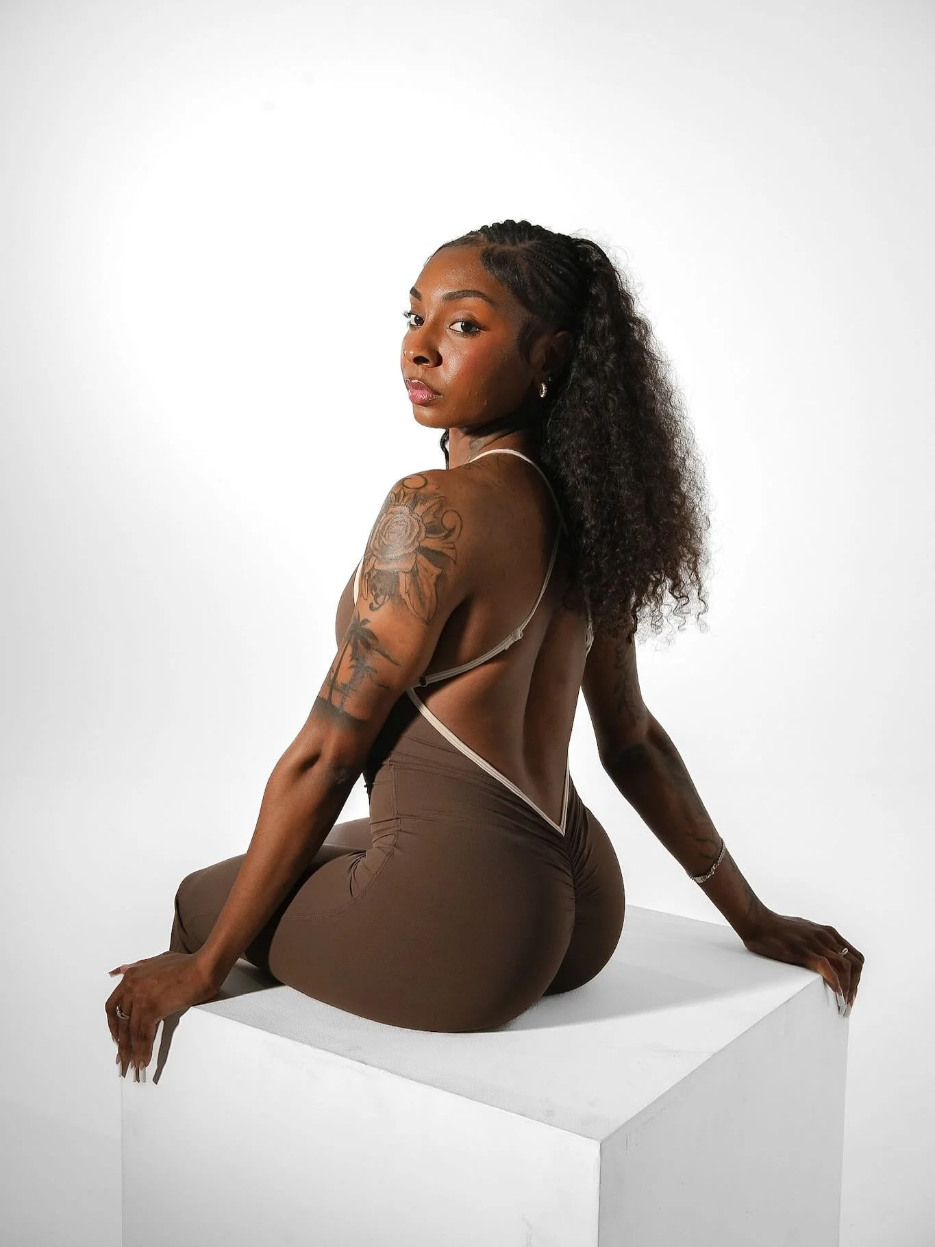 WHAT COLOR IS YOUR FAV ?👀🤎🖤 

CRISS CROSS JUMPSUIT DROPS IN LESS THAN 72 HOURS