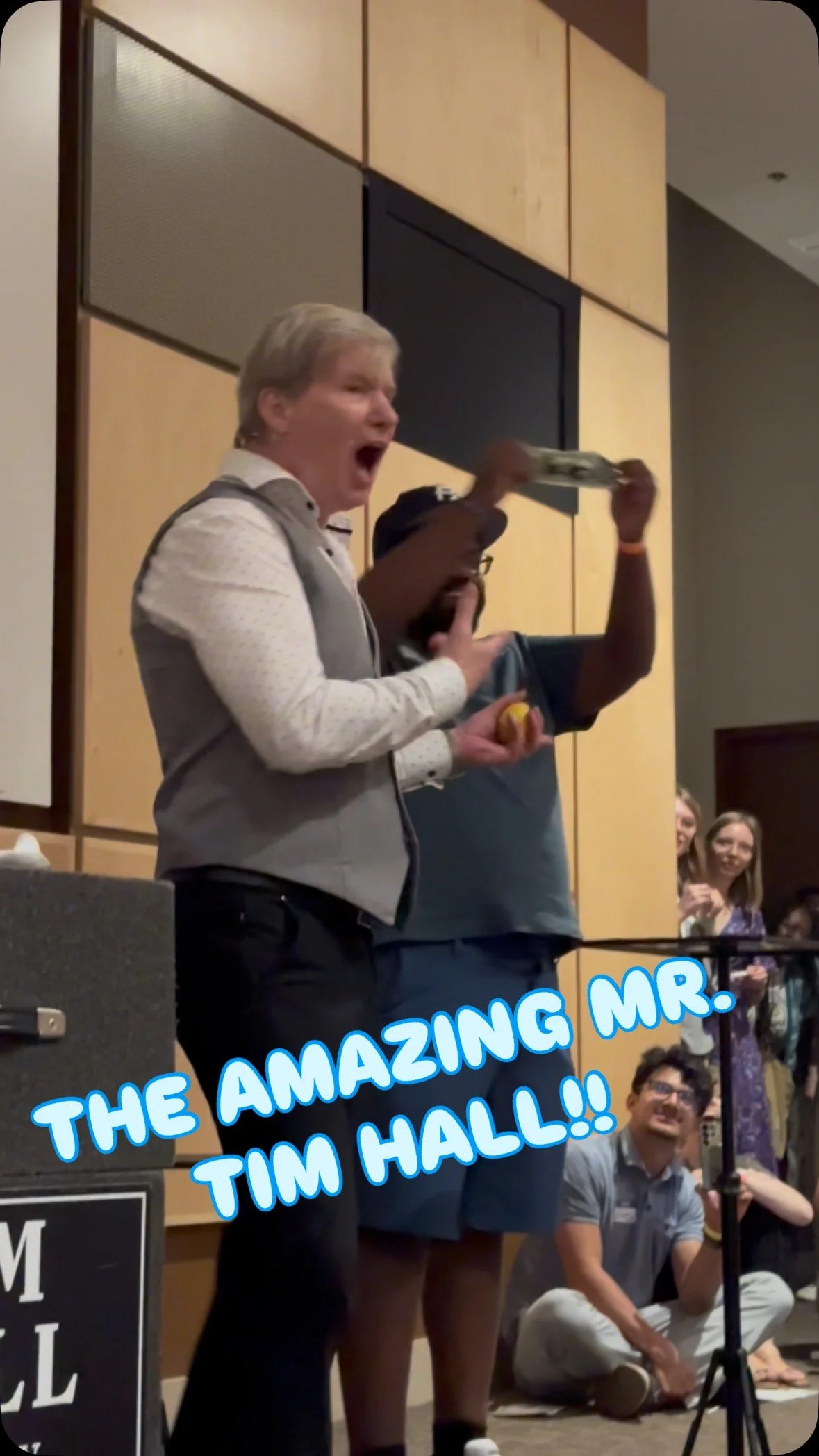 The magic shows were packed for good reason! @timhallmagic knows how to get the crow going! ðŠðĩð
How did he do it?!