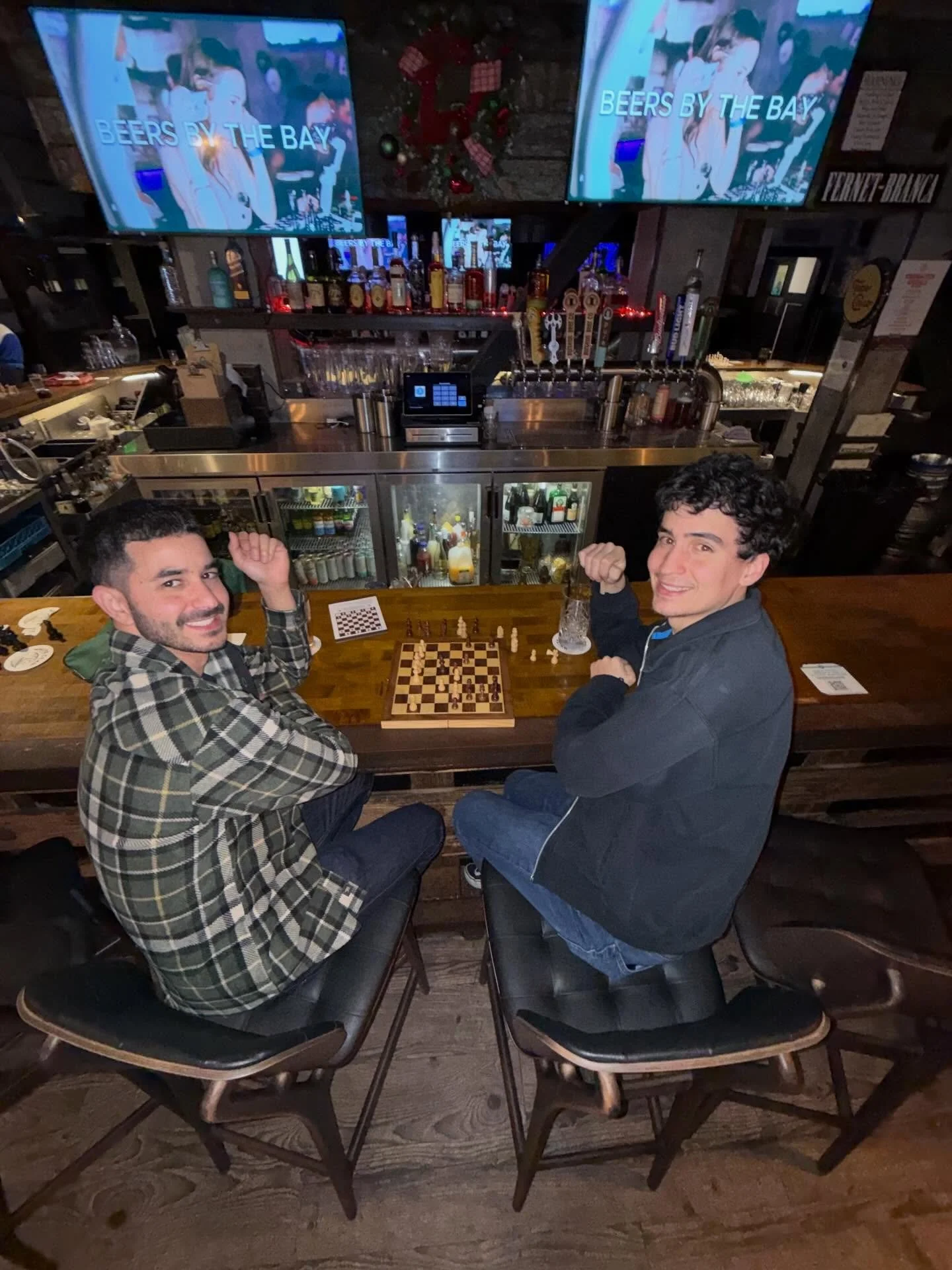 We had an EPIC night at @wonderlandoceanbeach last night!! The bar was filled with games, laughs, and great people. Thursday nights just keep getting better! 

See you all next week ♟️🤝🍻

#sandiegoevents #socialclub #chess #localevents #sandiegonig