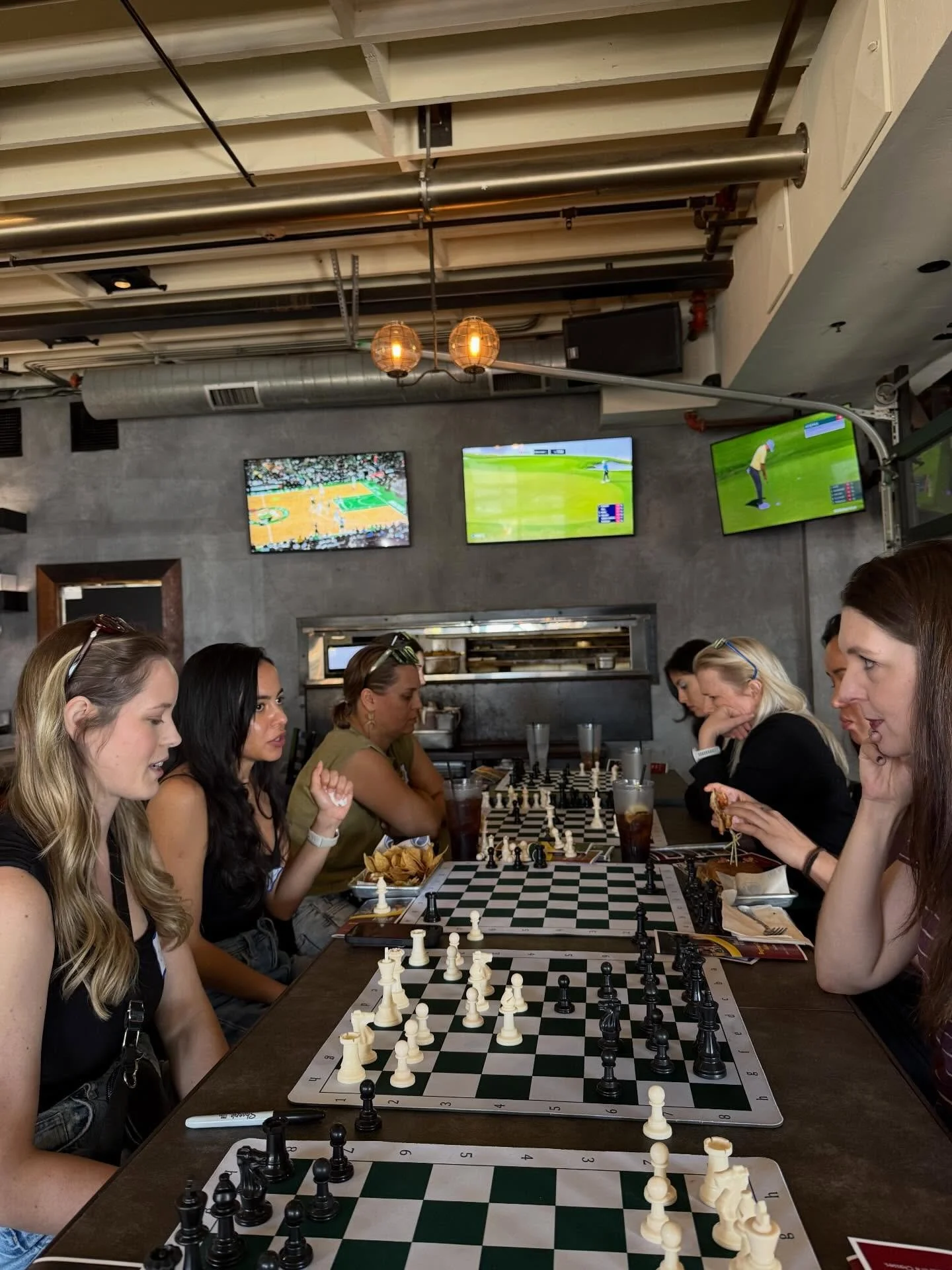 Our first-ever women&rsquo;s beginner chess class was a HUGE success 🥂🎉💕
We had some amazing women come out to play fun mini games, learn the basics of chess, and play some games together!

We can&rsquo;t wait to keep rolling out these classes to 