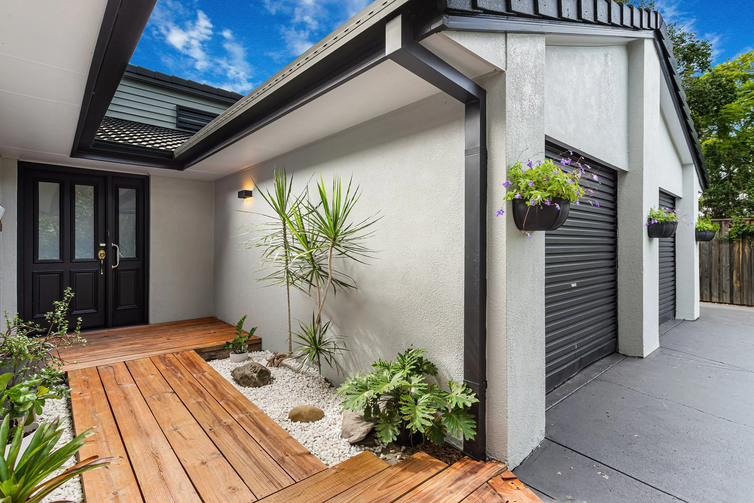19 Riverleigh Water Drive, Nerang, Qld. $1,125,000. 4 Bed. 2 Bath. 2 Car.   SOLD