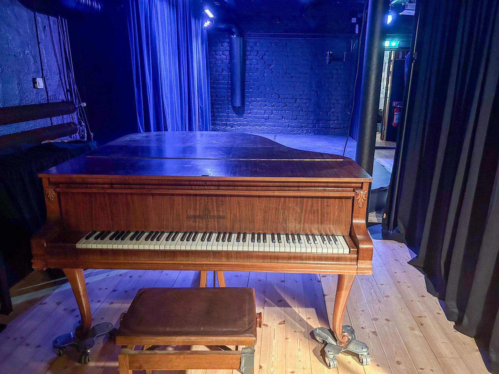 piano-2.jpg