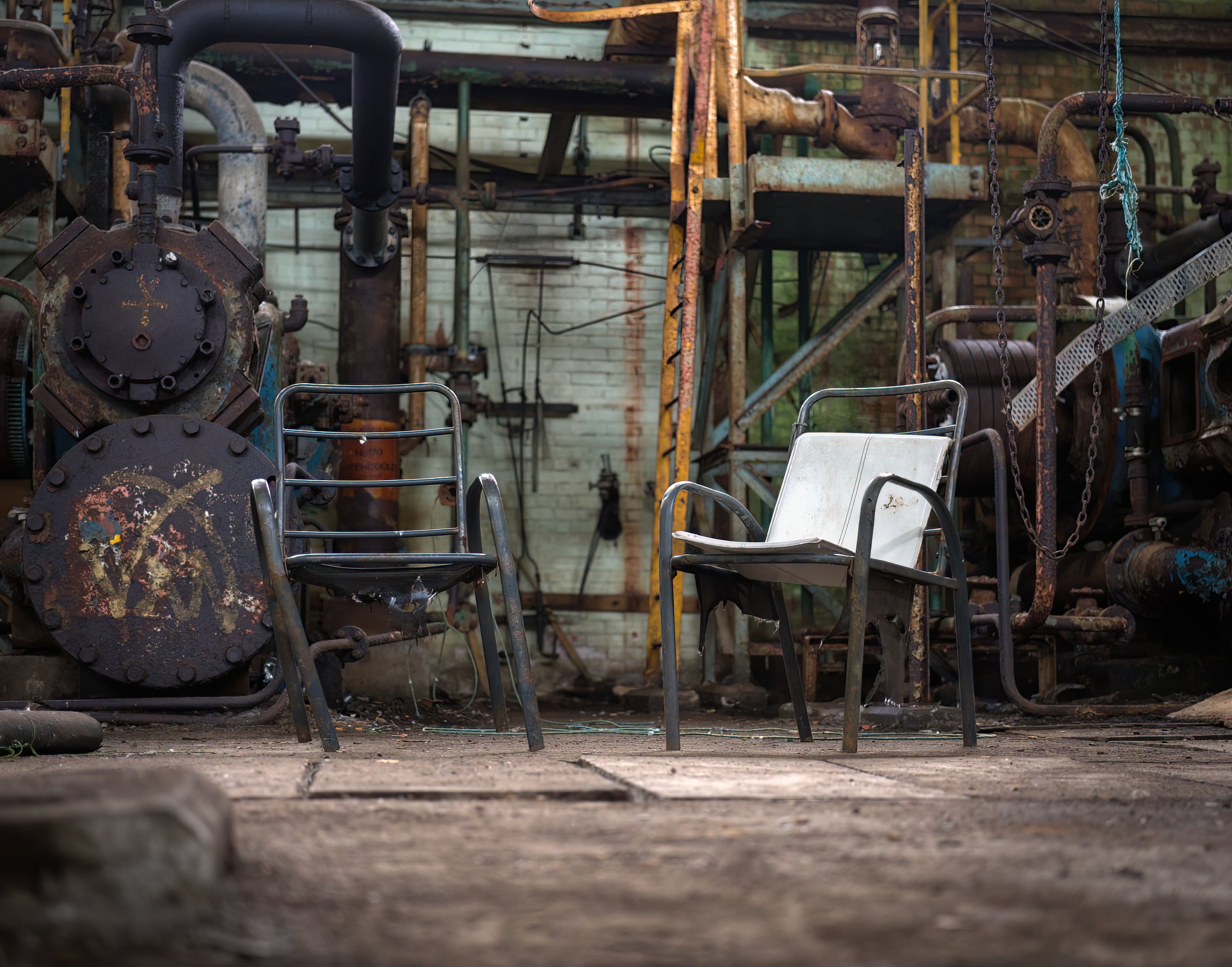 Urbex ICI 25 69-DeNoiseAI-low-light.jpg