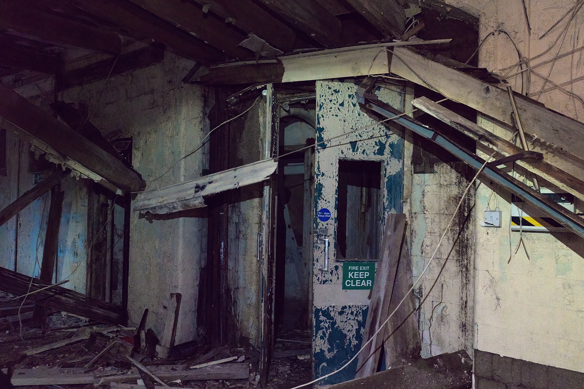 Urbex st Andrews Hospital 23:02:25 17-DeNoiseAI-low-light.jpg