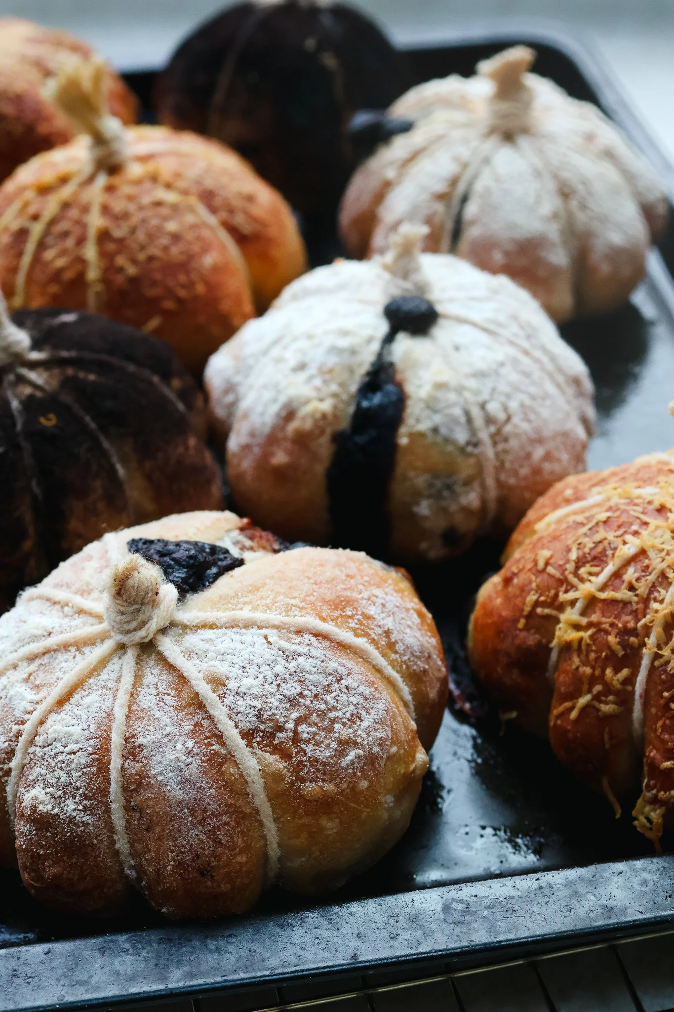 Black garlic pumpkin buns