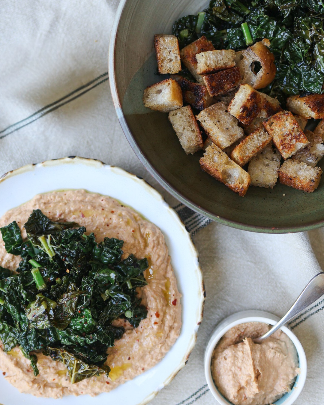 BLACK GARLIC &amp; SUN DRIED TOMATO HUMMUS