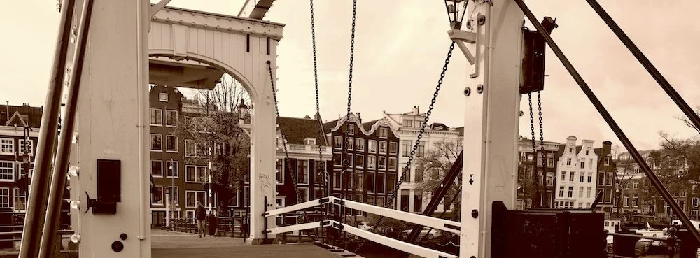 Amsterdam, Magere brug over de Amstel nostalgisch