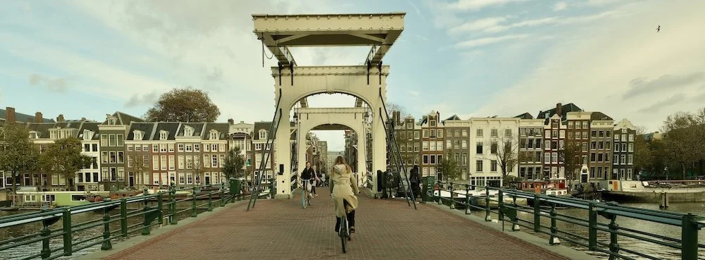 Amsterdam, Fietsen over de Amstel