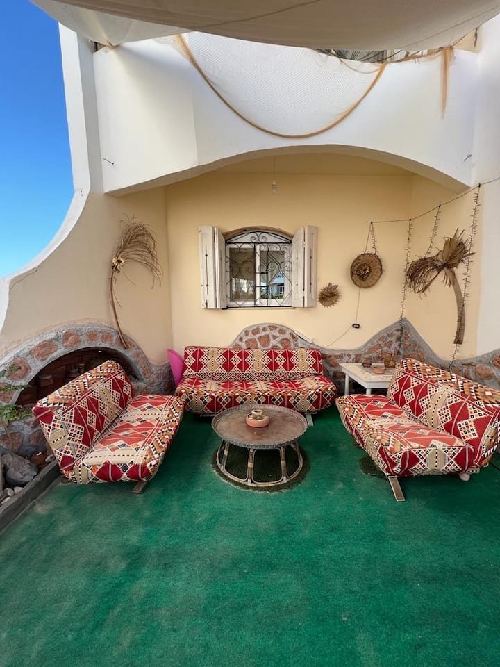 white villa no 5 front