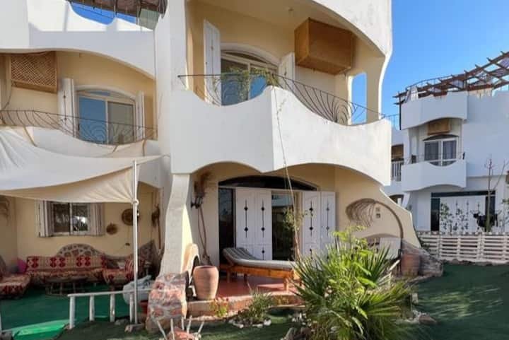 white villa no.5