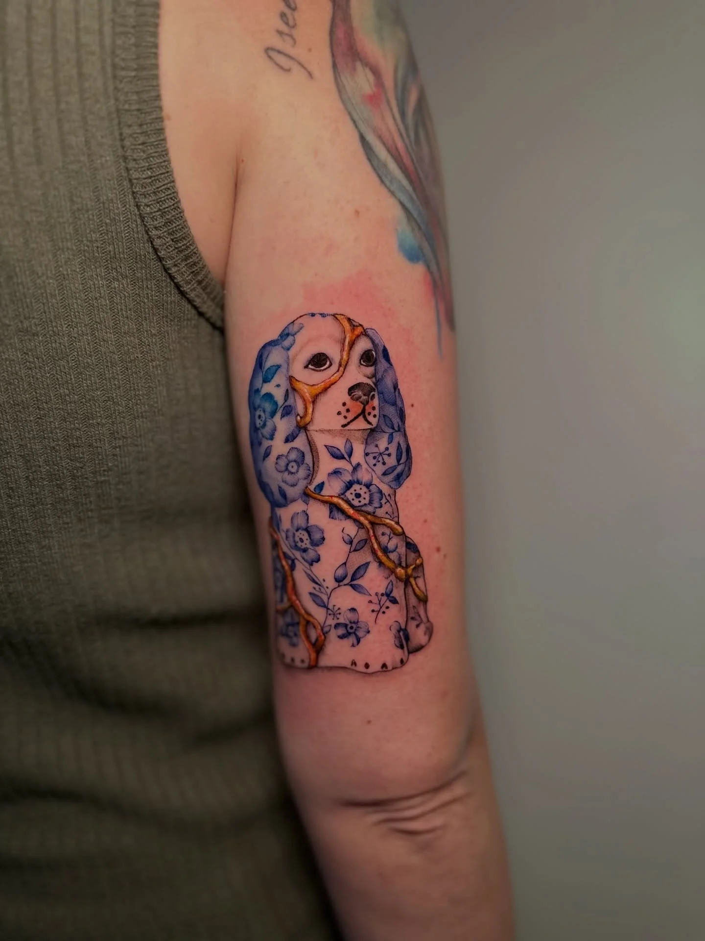 Guys, I&rsquo;m GUSHING over this one. This one gives me so much joy. The design was inspired by a family heirloom and we gave it some creative tweaks during the customization process. We added the painted florals on the porcelain and added the Japan